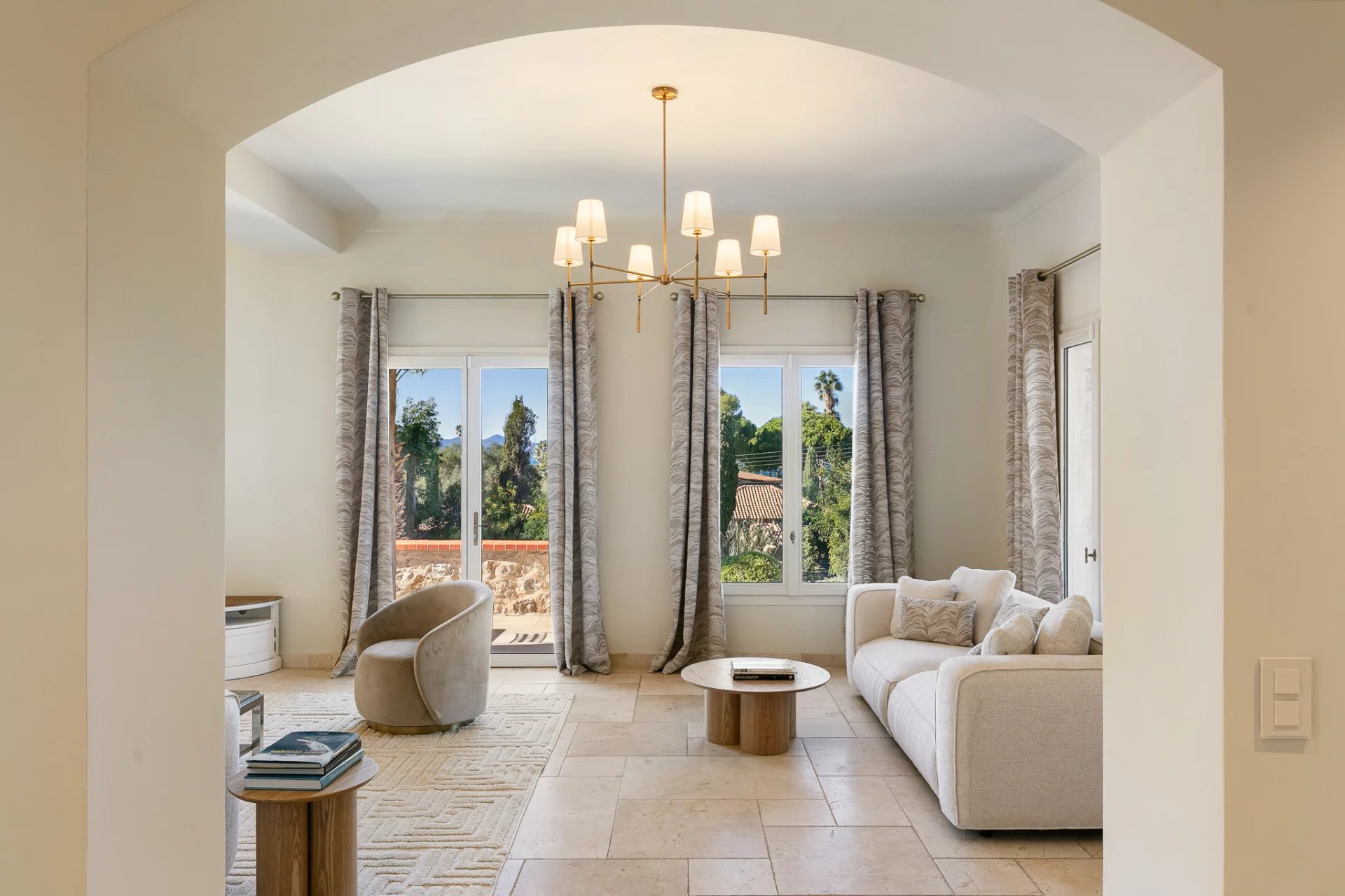 Antibes, Provence-Alpes-Côte d’Azur, 06600, FR, 6 Bedrooms Bedrooms, ,Residential,For Sale,1986252