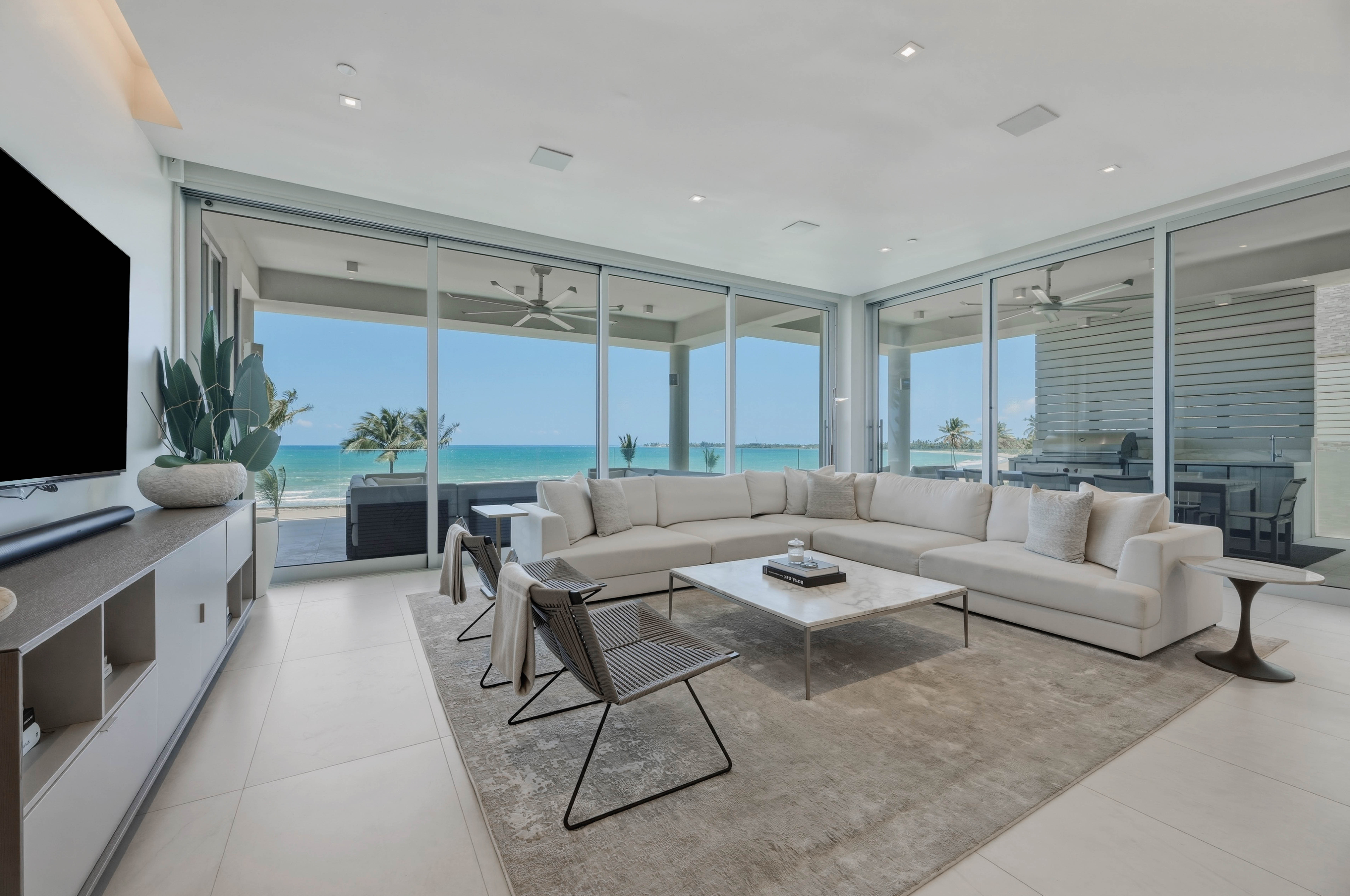 Beachfront Living at Four Seasons Resort and Residences - 物件實景