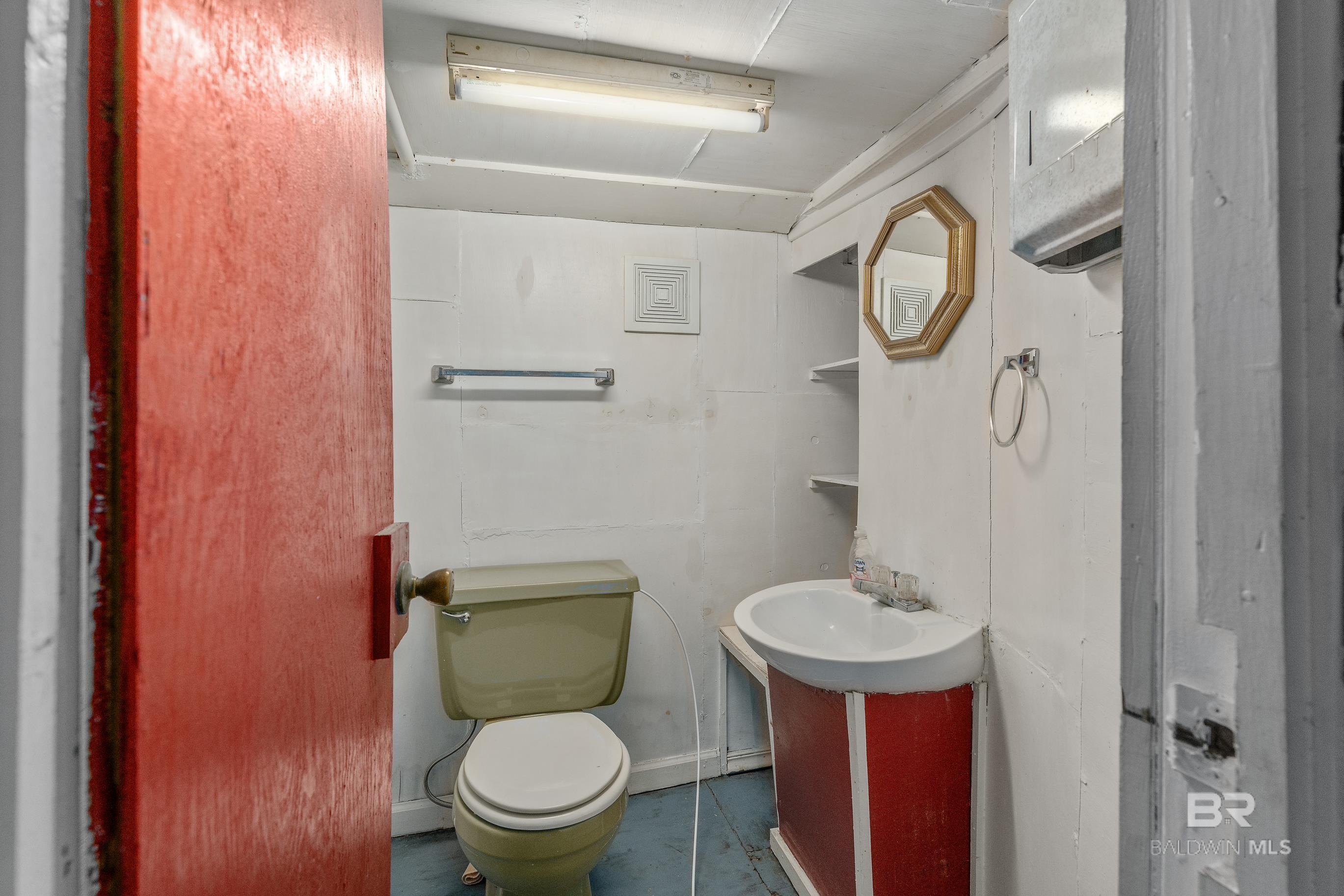 Saraland, Alabama, 36571, United States, 5 Bedrooms Bedrooms, ,7 BathroomsBathrooms,Residential,For Sale,1998378