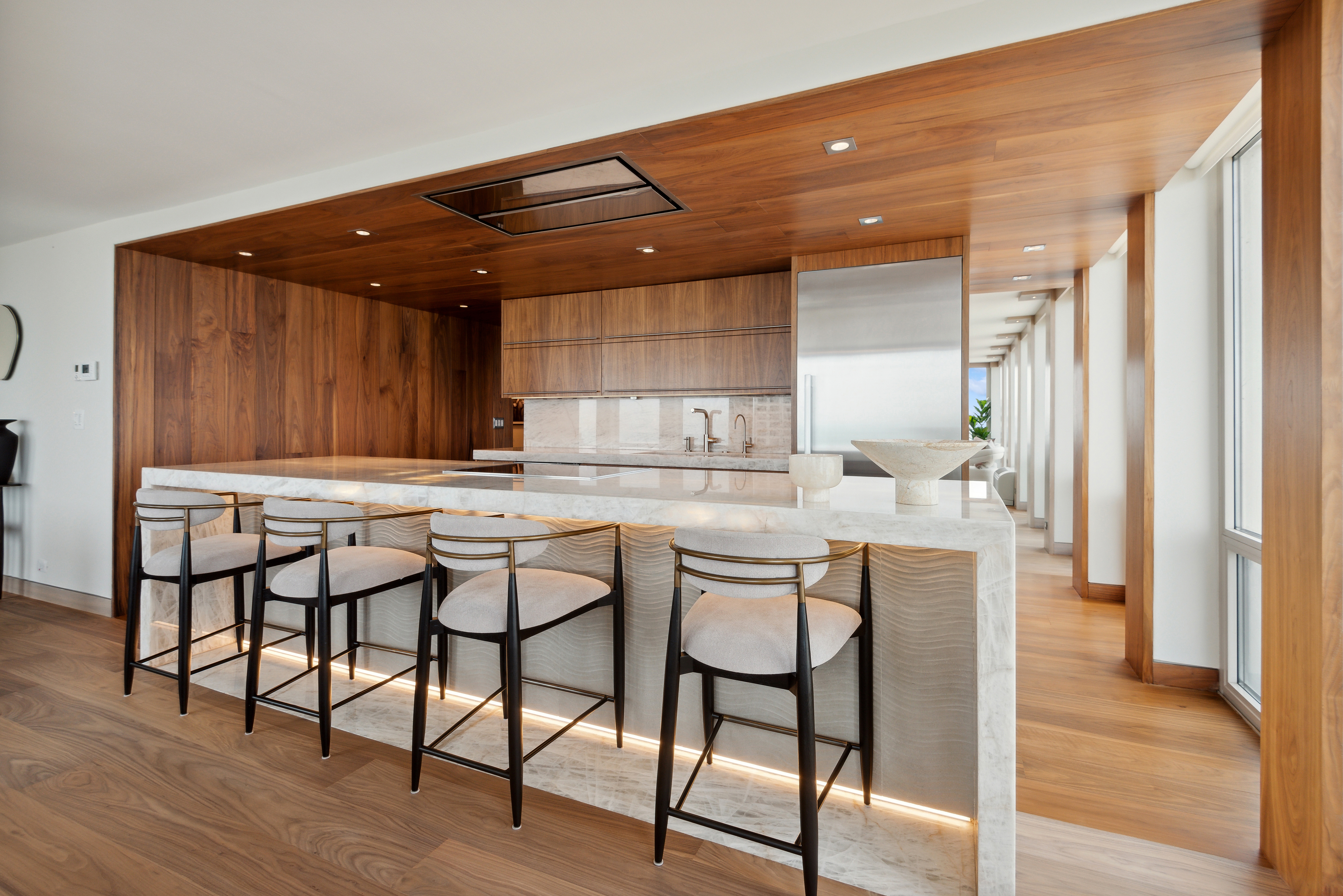  Absolutely Stunning, Penthouse Level Furnished Condo - 物件實景