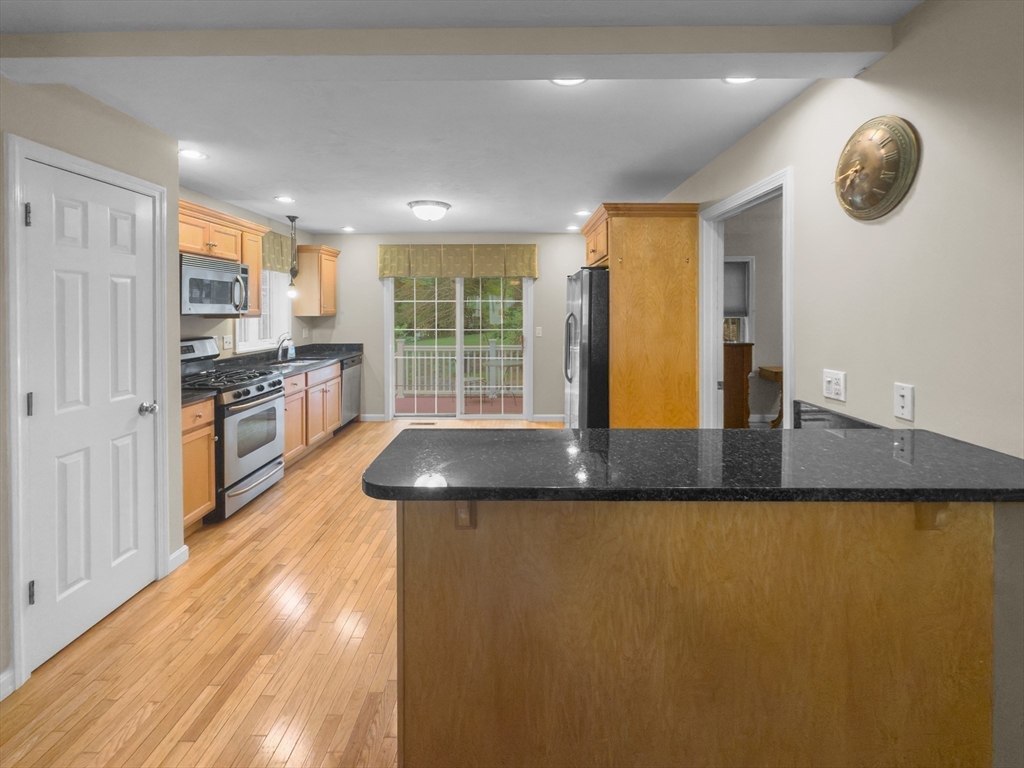 Haverhill, Massachusetts, 01830, United States, 2 Bedrooms Bedrooms, ,3 BathroomsBathrooms,Residential,For Sale,1940361