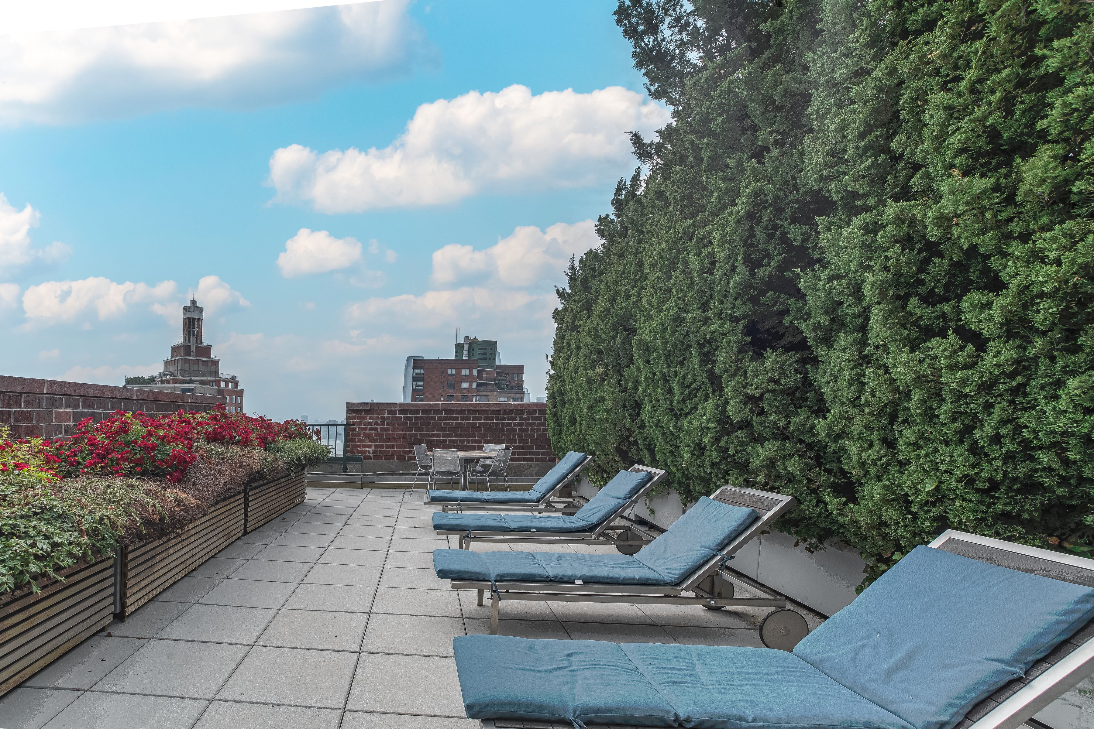  225 Rector Place - 物件實景