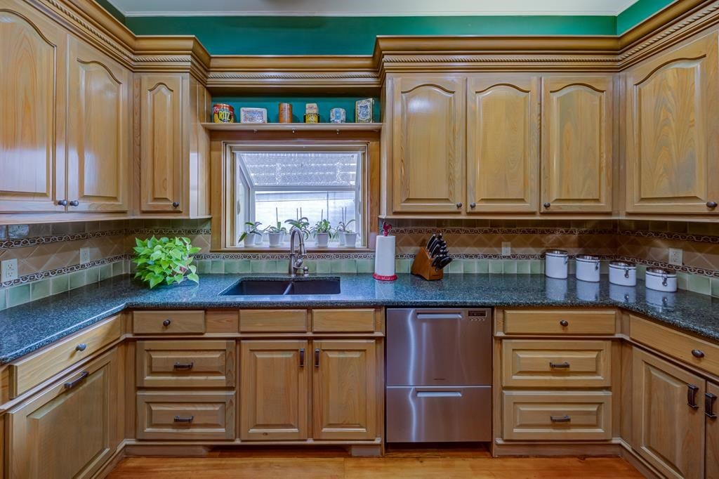 Vicksburg, Mississippi, 39180, United States, 4 Bedrooms Bedrooms, ,4 BathroomsBathrooms,Residential,For Sale,1778903