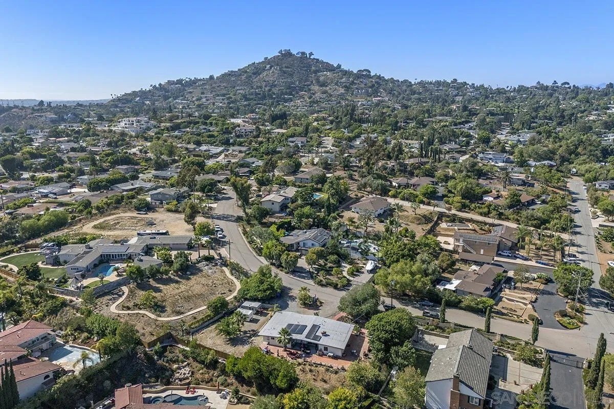 La Mesa, California, 91941, United States, 3 Bedrooms Bedrooms, ,4 BathroomsBathrooms,Residential,For Sale,1911905