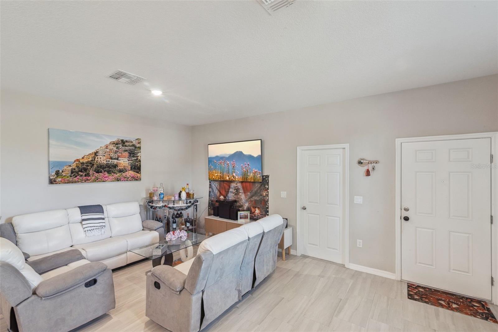 EUSTIS, Florida, 32726, United States, 6 Bedrooms Bedrooms, ,Residential,For Sale,2005455