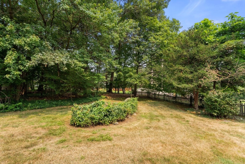 Chelmsford, Massachusetts, 01824, United States, 3 Bedrooms Bedrooms, ,2 BathroomsBathrooms,Residential,For Sale,1927111