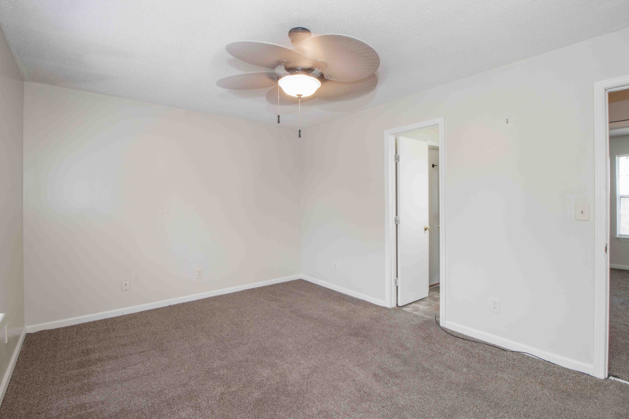 Clarksville, Tennessee, 37042, United States, ,Residential,For Sale,1943496