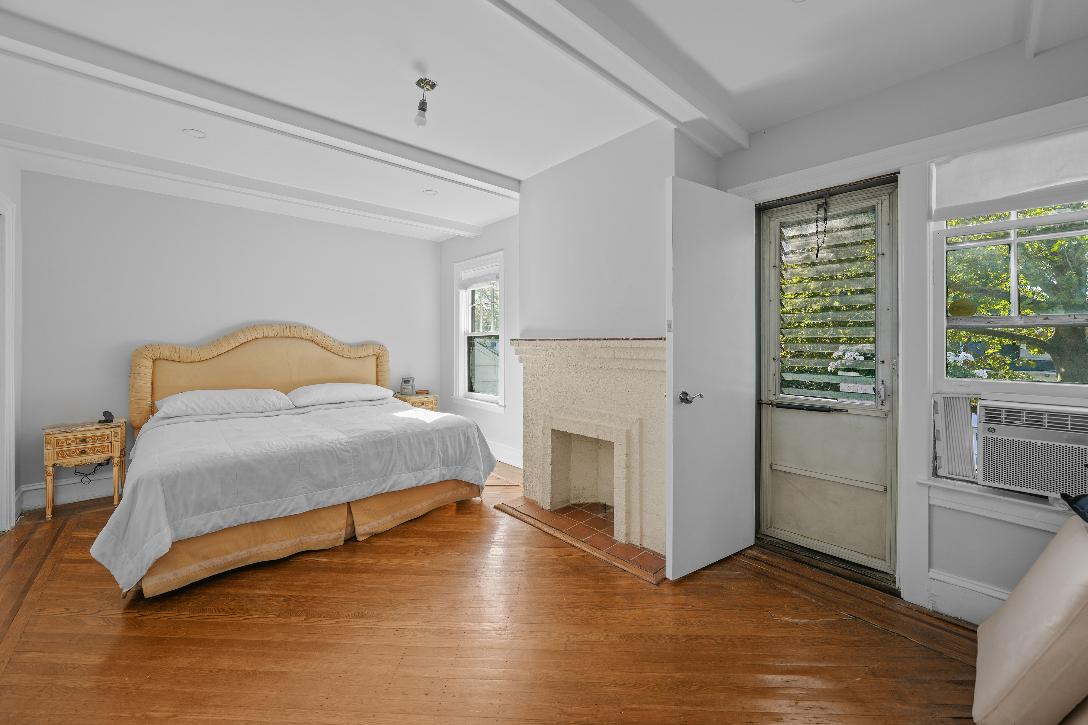 Brooklyn, New York, 11230, United States, 3 Bedrooms Bedrooms, ,2 BathroomsBathrooms,Residential,For Sale,1978633