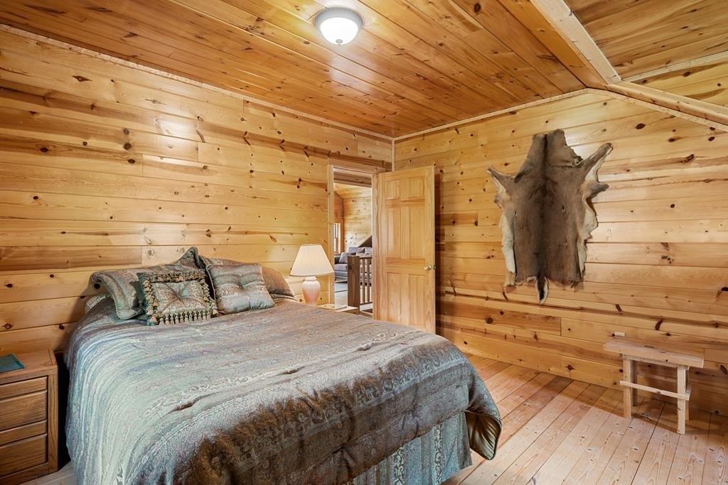 Hayesville, North Carolina, 28904, United States, 3 Bedrooms Bedrooms, ,4 BathroomsBathrooms,Residential,For Sale,1909515