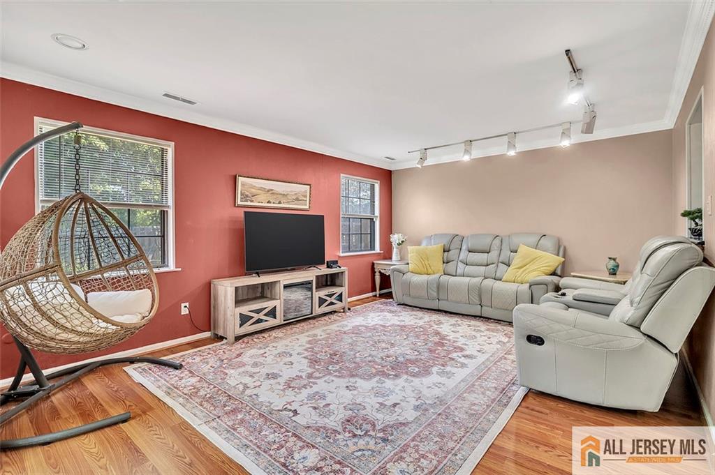 East Brunswick, New Jersey, 08816, United States, 3 Bedrooms Bedrooms, ,3 BathroomsBathrooms,Residential,For Sale,1917391