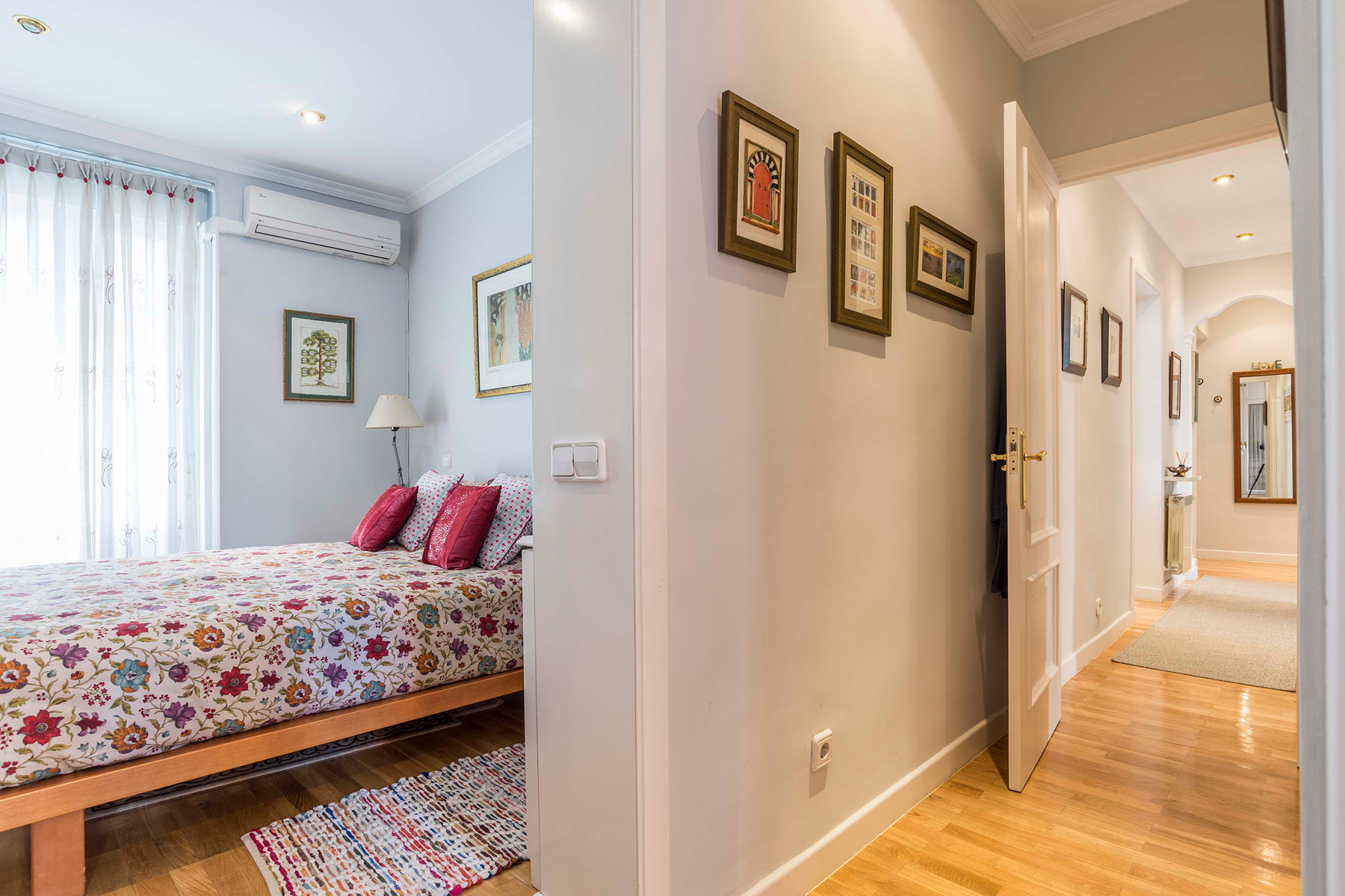  Exterior apartment in Trafalgar with four street-facing balconies - 物件實景