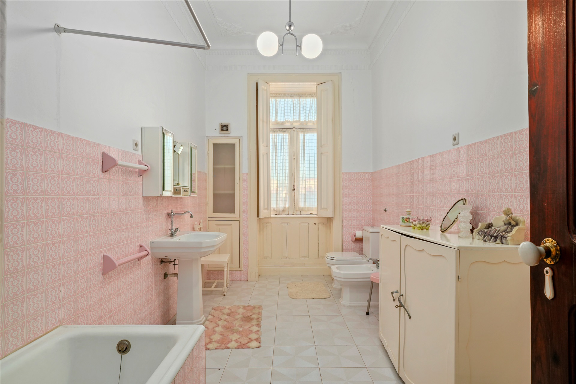  Detached house, 15 bedrooms, for Sale - 物件實景