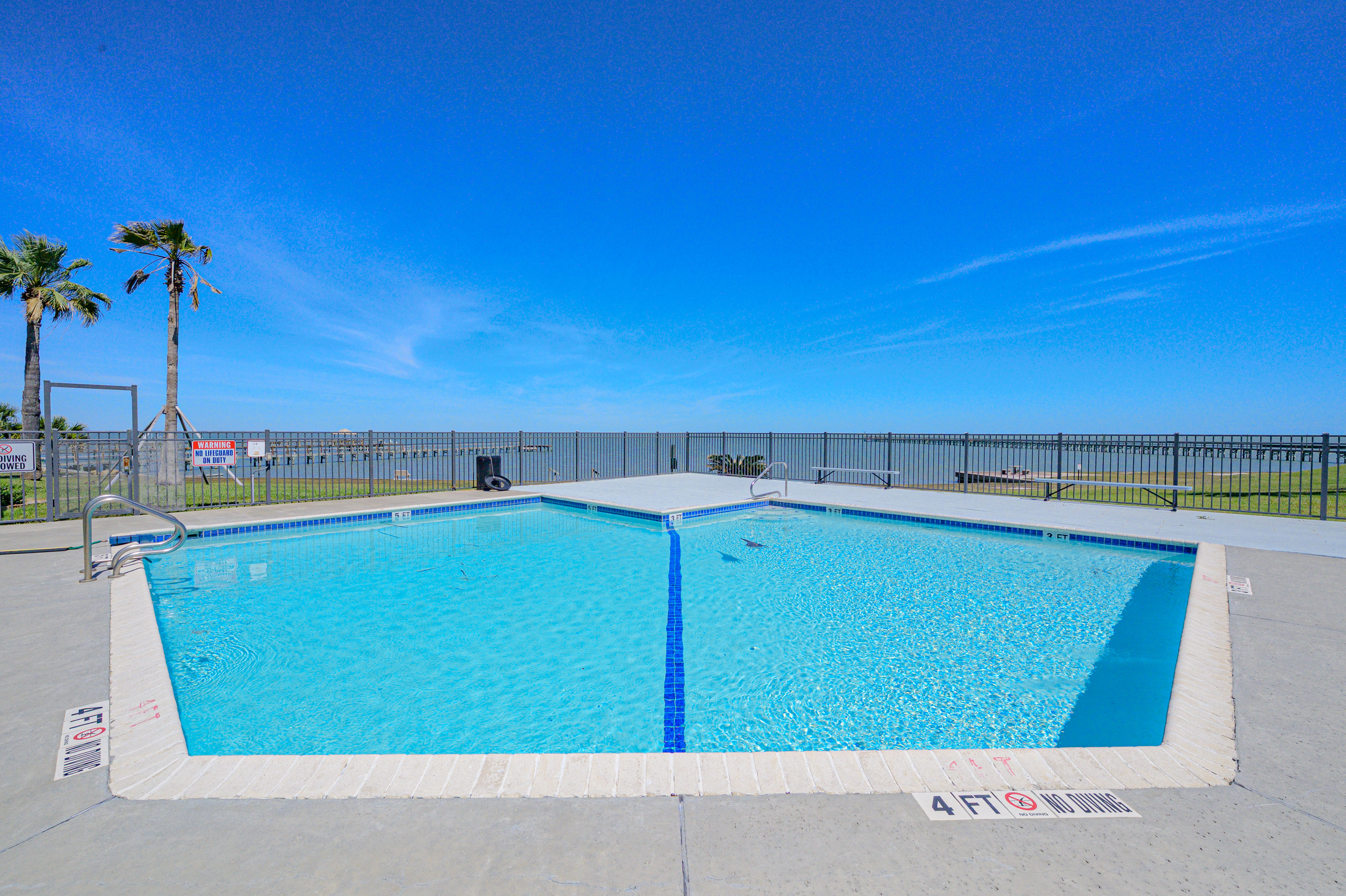  Waterfront Condo on Fulton Beach Road - 物件實景