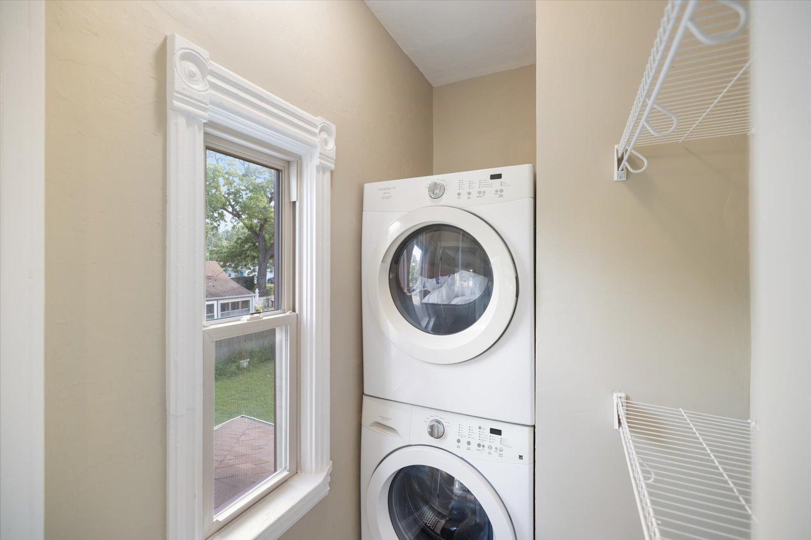 Minneapolis, Minnesota, 55418, United States, 4 Bedrooms Bedrooms, ,2 BathroomsBathrooms,Residential,For Sale,1970458