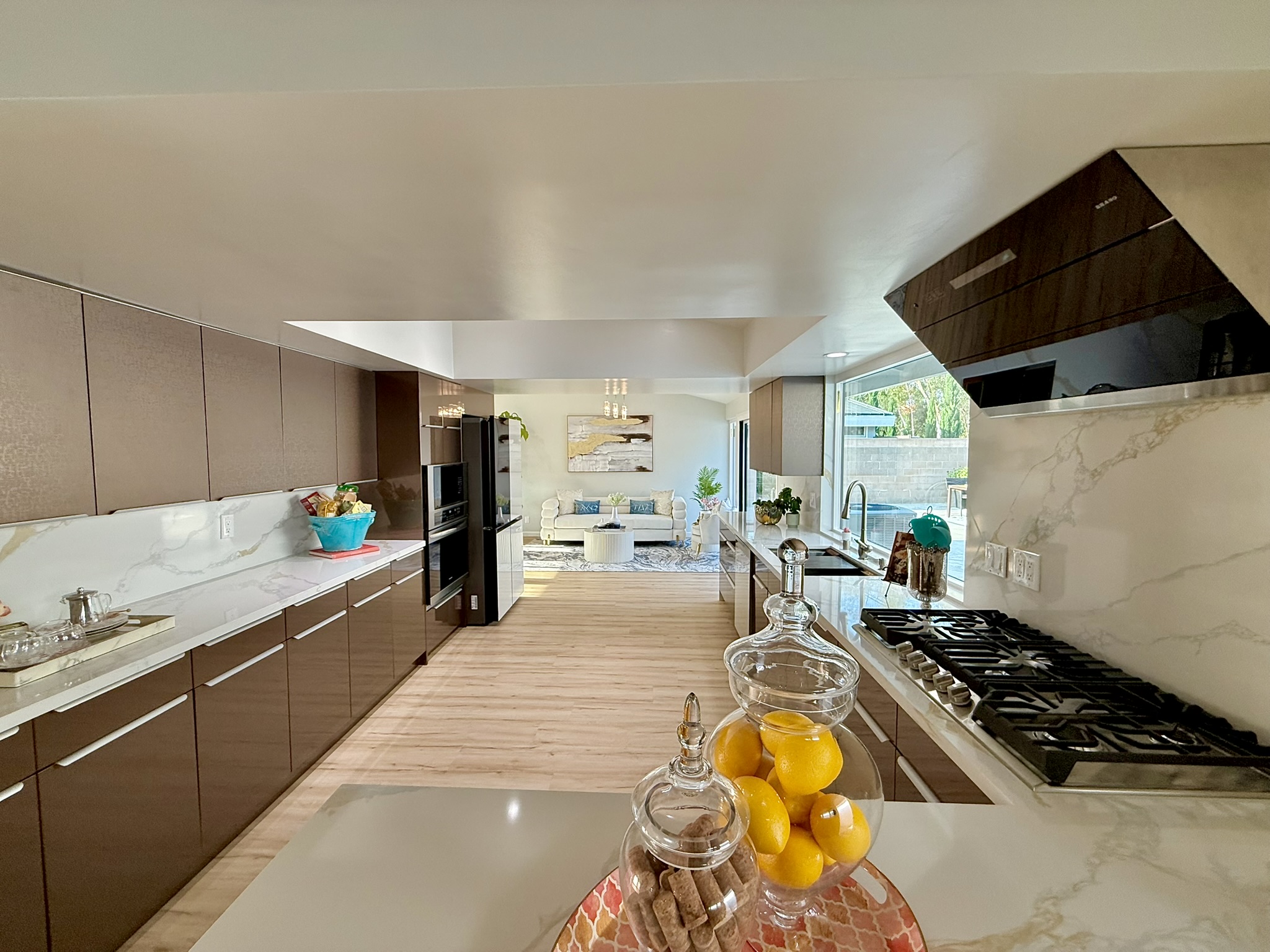Los Alamitos, California, 90720, United States, 5 Bedrooms Bedrooms, ,4 BathroomsBathrooms,Residential,For Sale,1895084