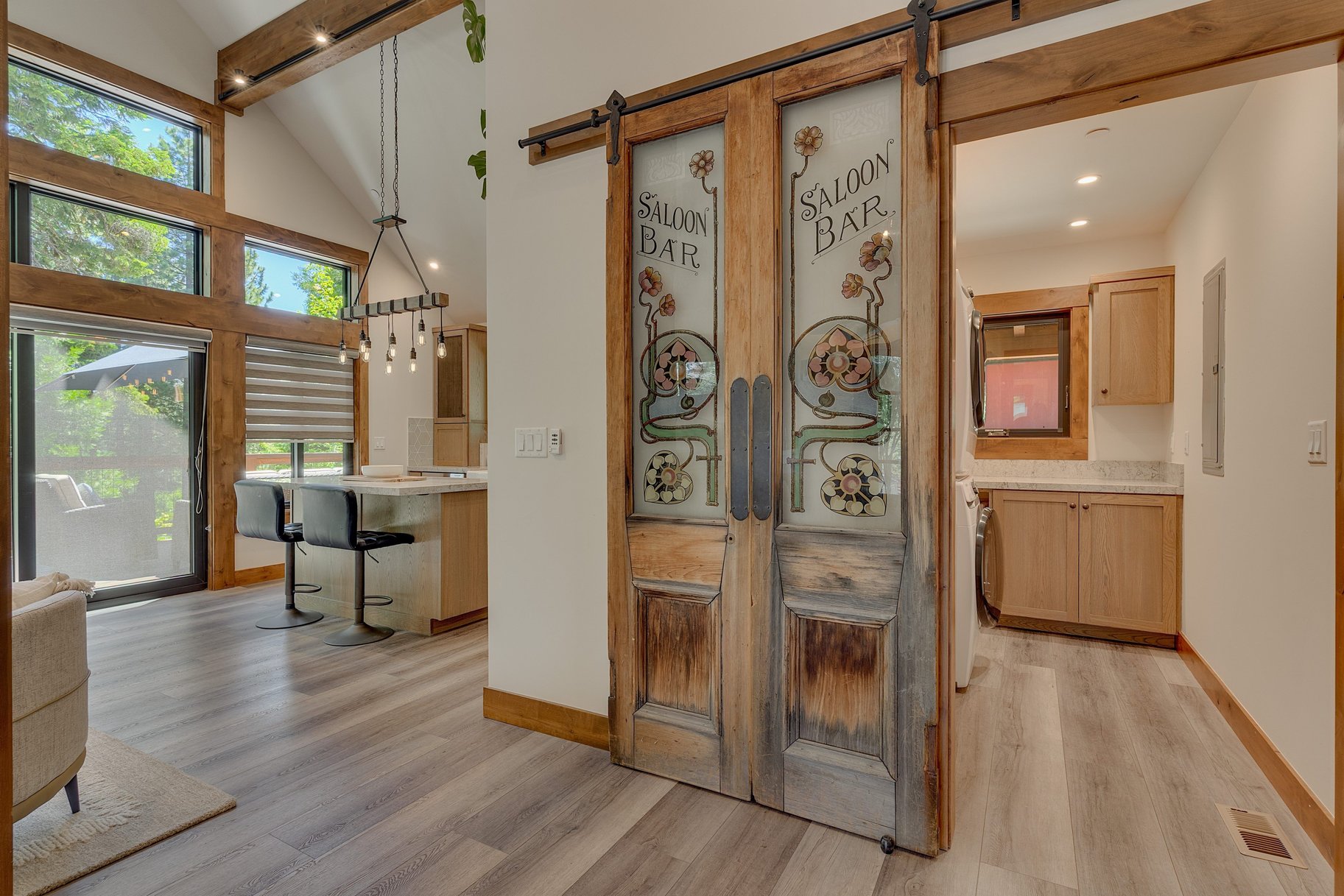  Charming Craftsman Style Chalet - 物件實景