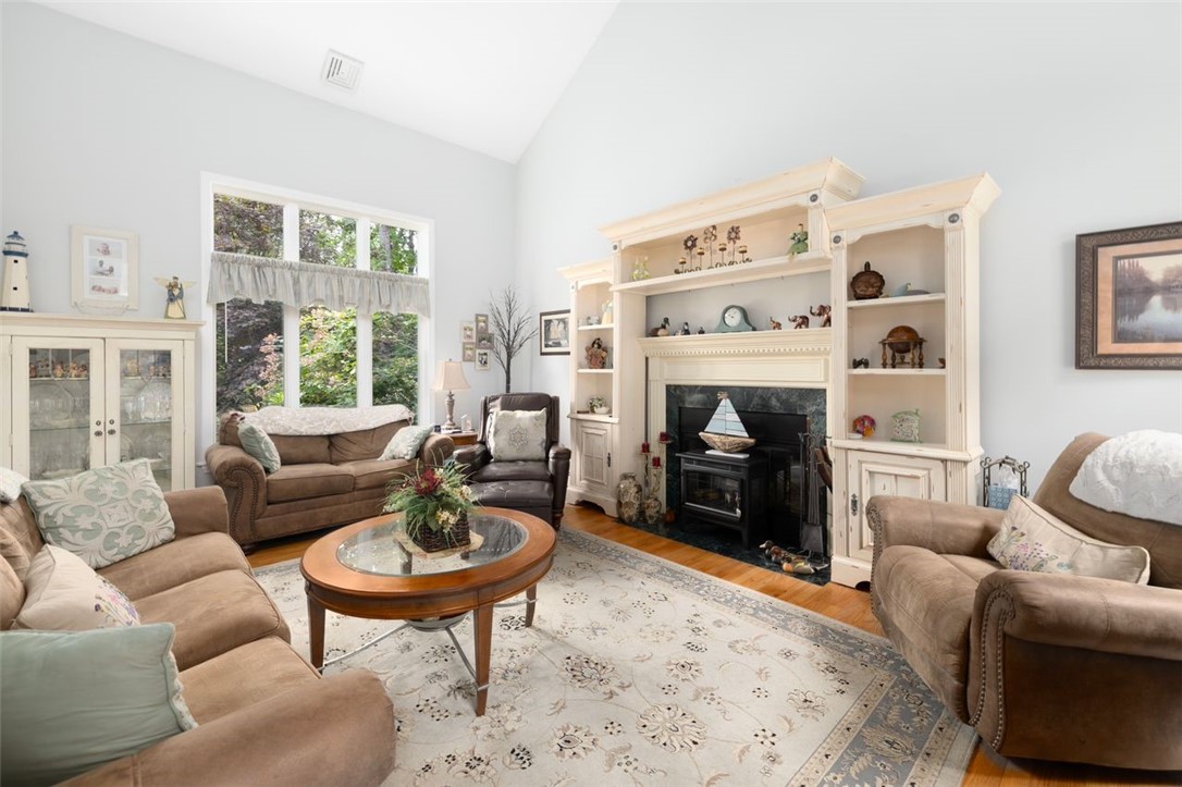 Richmond, Rhode Island, 02892, United States, 3 Bedrooms Bedrooms, ,4 BathroomsBathrooms,Residential,For Sale,1927379