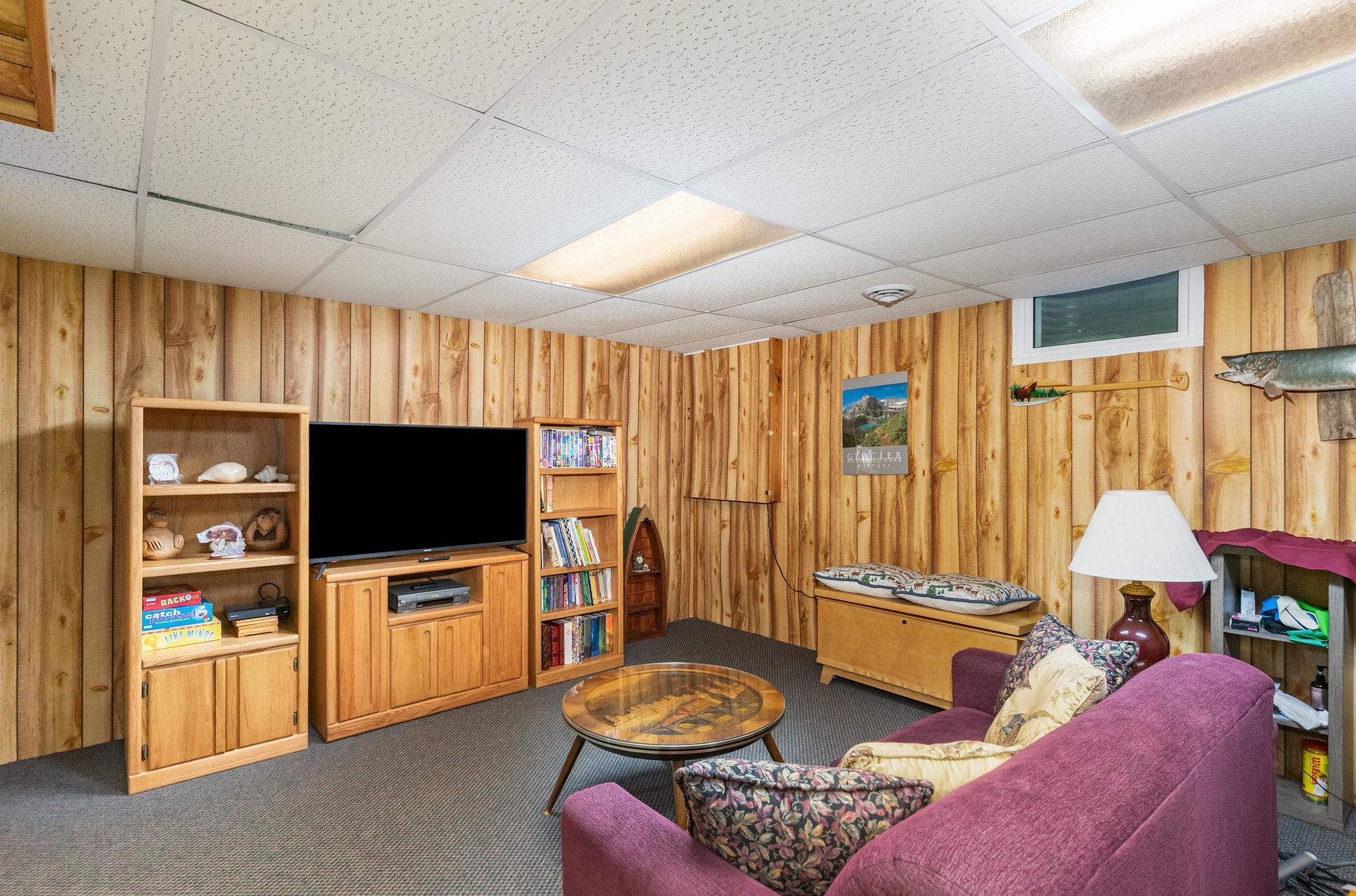 Lakeville, Minnesota, 55044, United States, 5 Bedrooms Bedrooms, ,1 BathroomBathrooms,Residential,For Sale,1989528