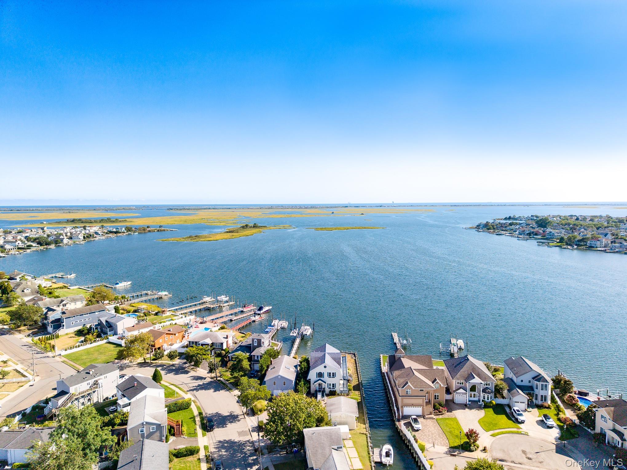 Freeport, New York, 11520, United States, 3 Bedrooms Bedrooms, ,2 BathroomsBathrooms,Residential,For Sale,1980355