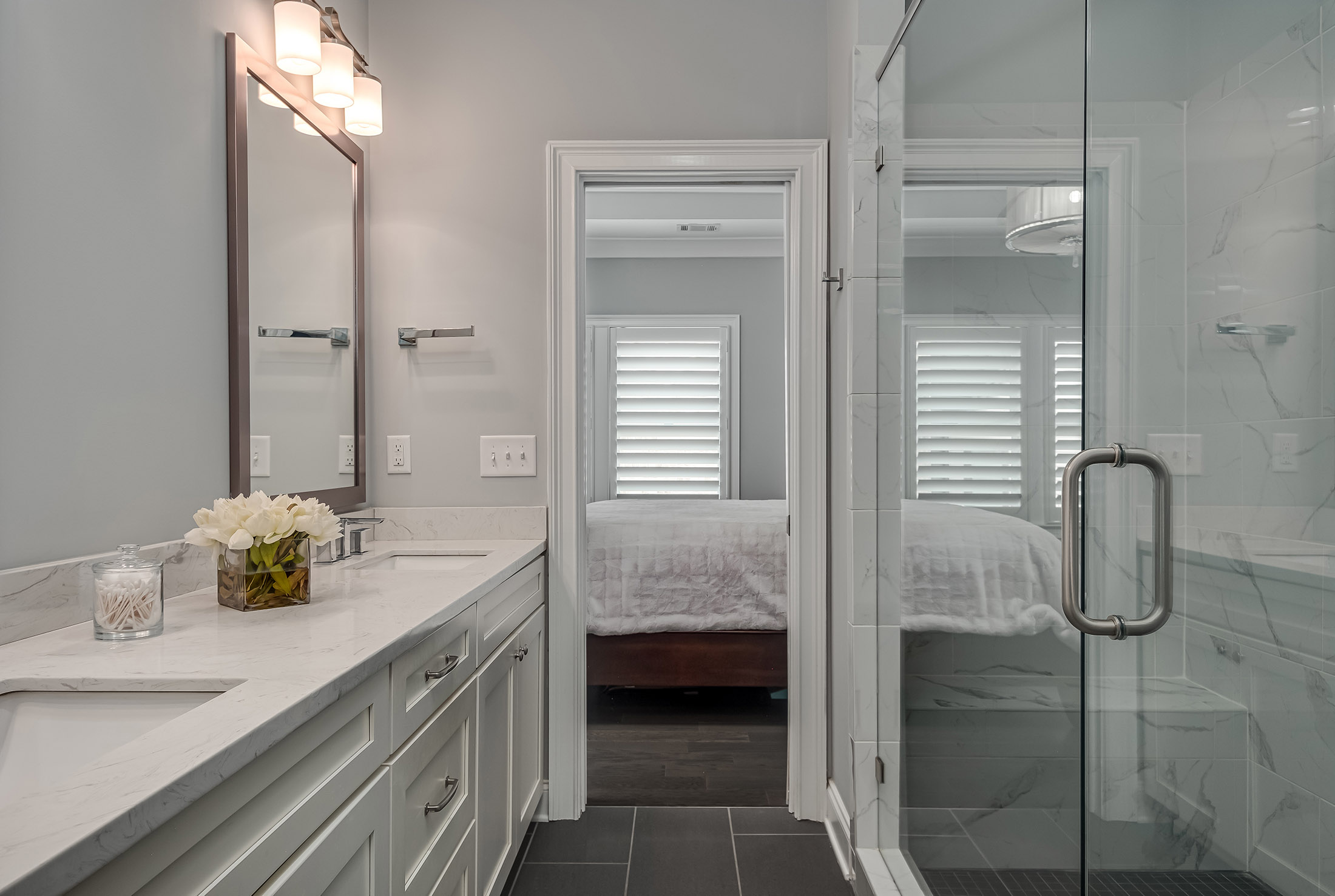  Sophisticated, Impeccably Maintained and Thoughtfully Upgraded Townhome - 物件實景