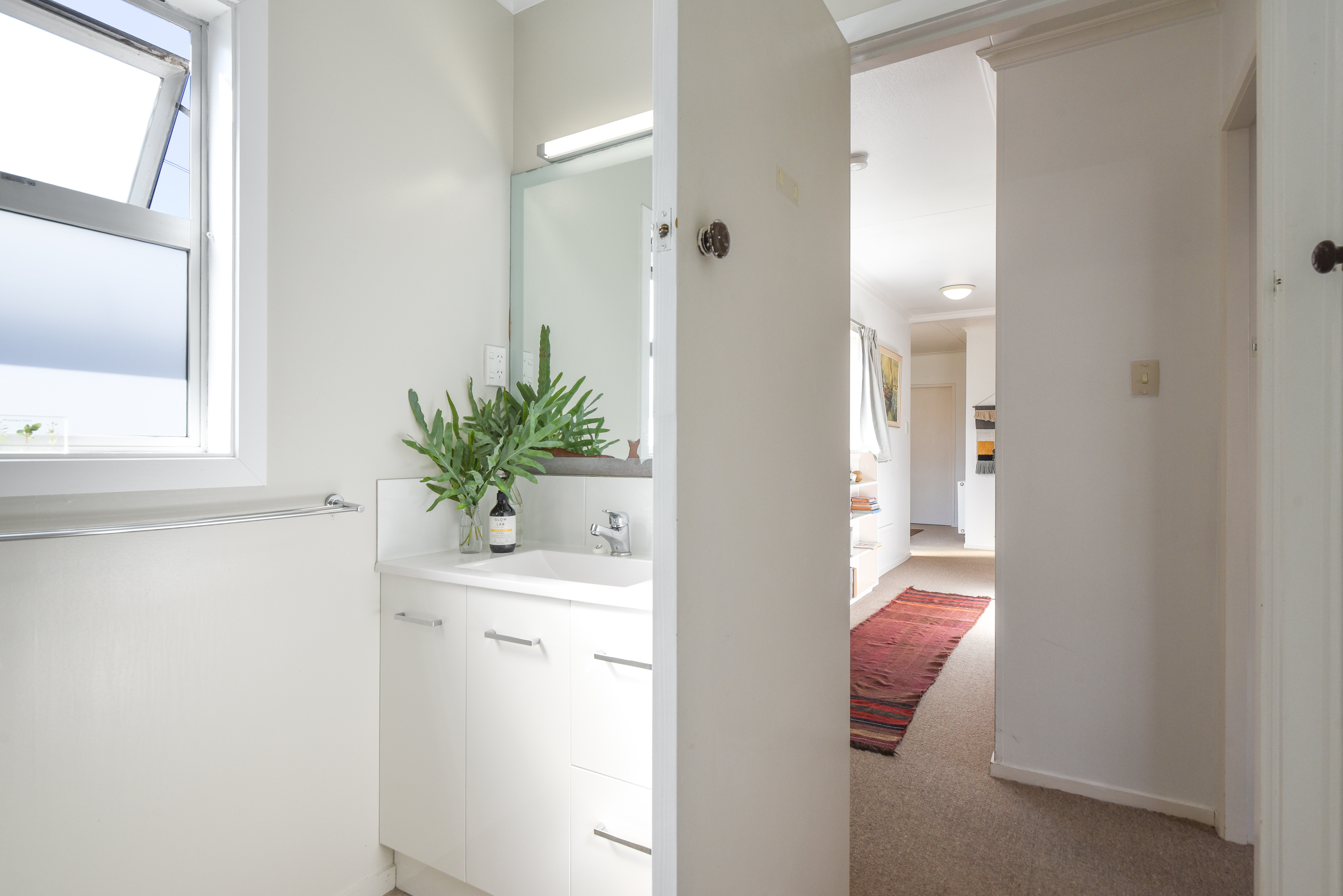  A Bach, A Lake, and a Blank Canvas - 物件實景