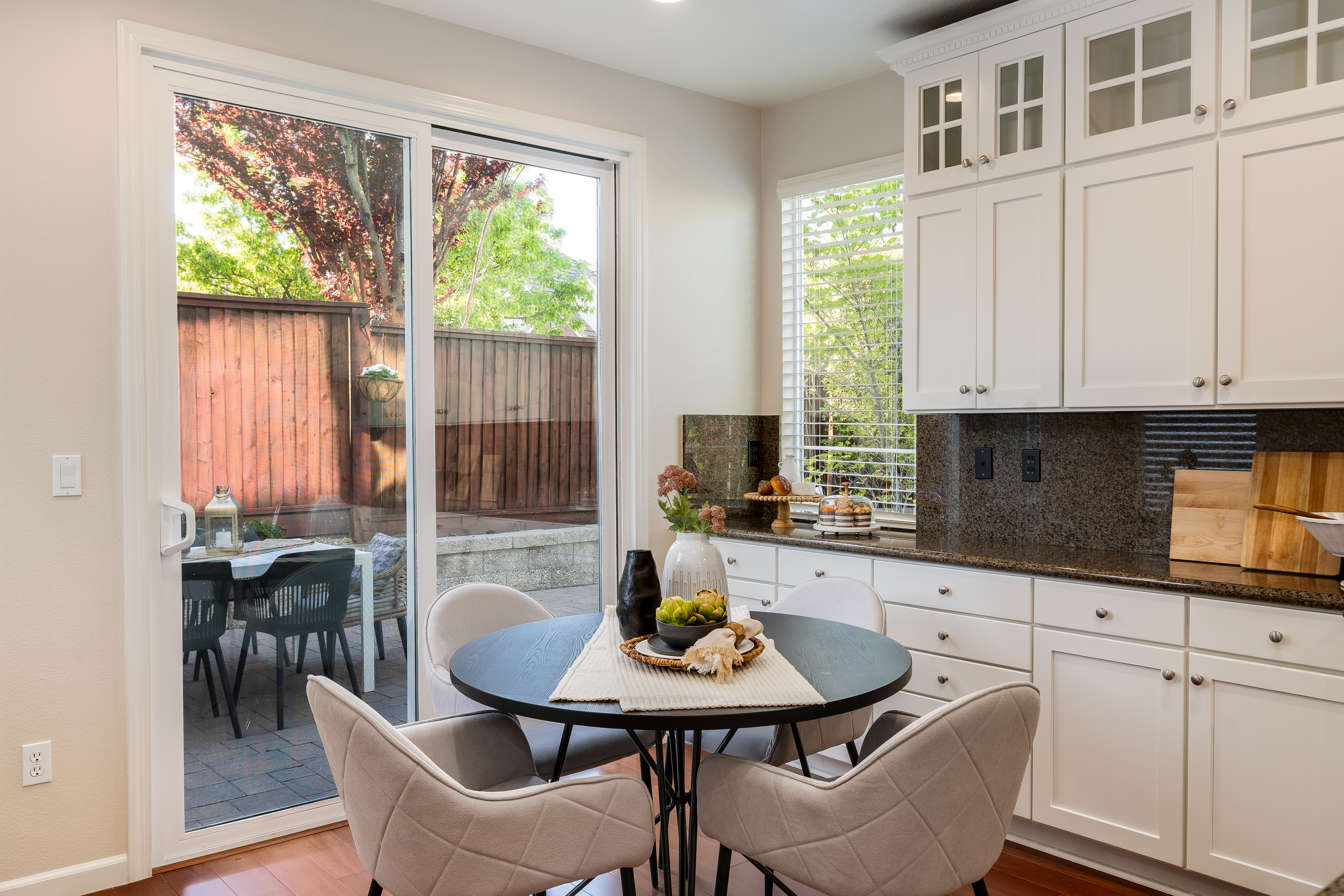  Monterosso Elegance on a Premier Corner Lot - 物件實景