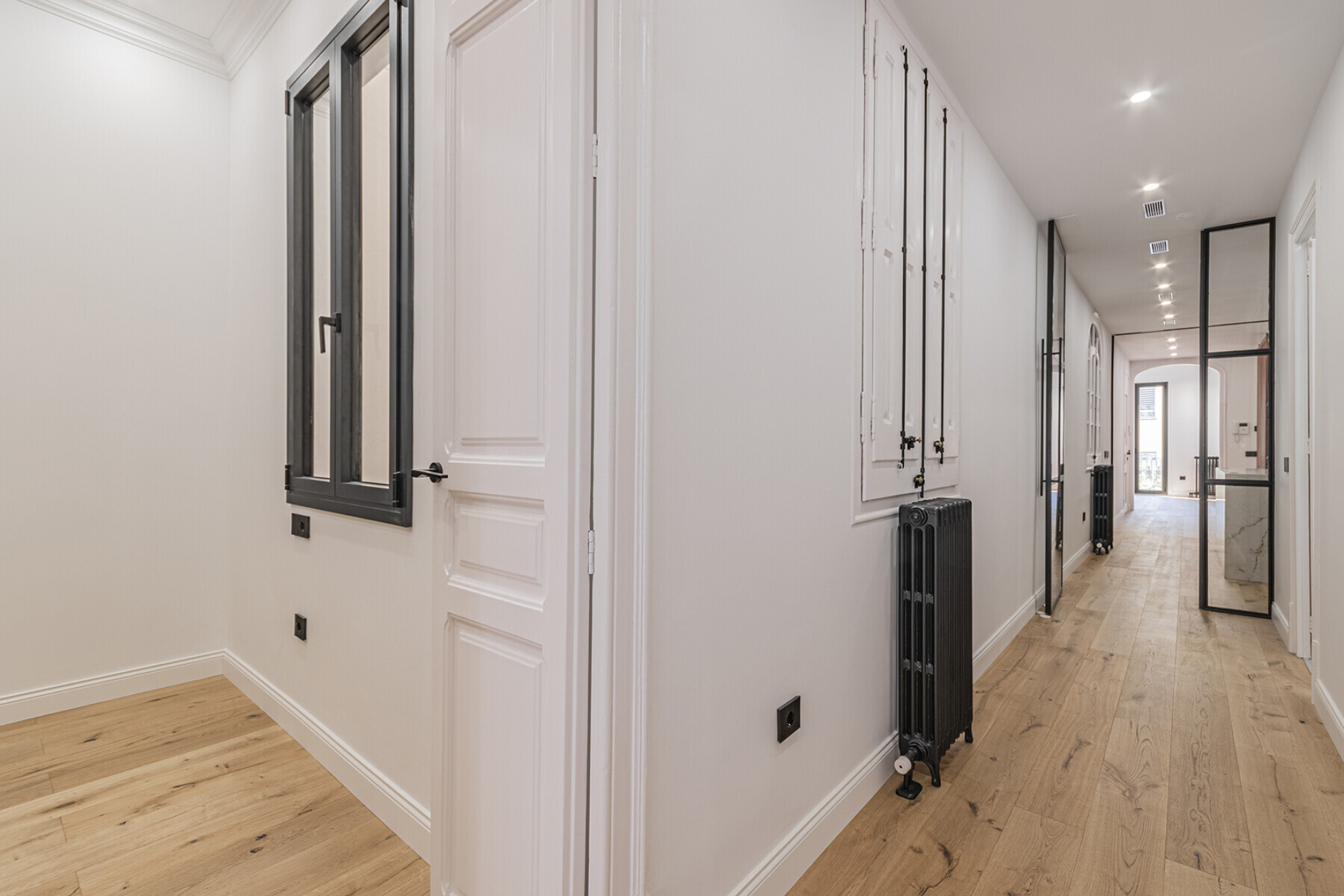  Exclusive brand new home in a regal estate on Mallorca Street - 物件實景