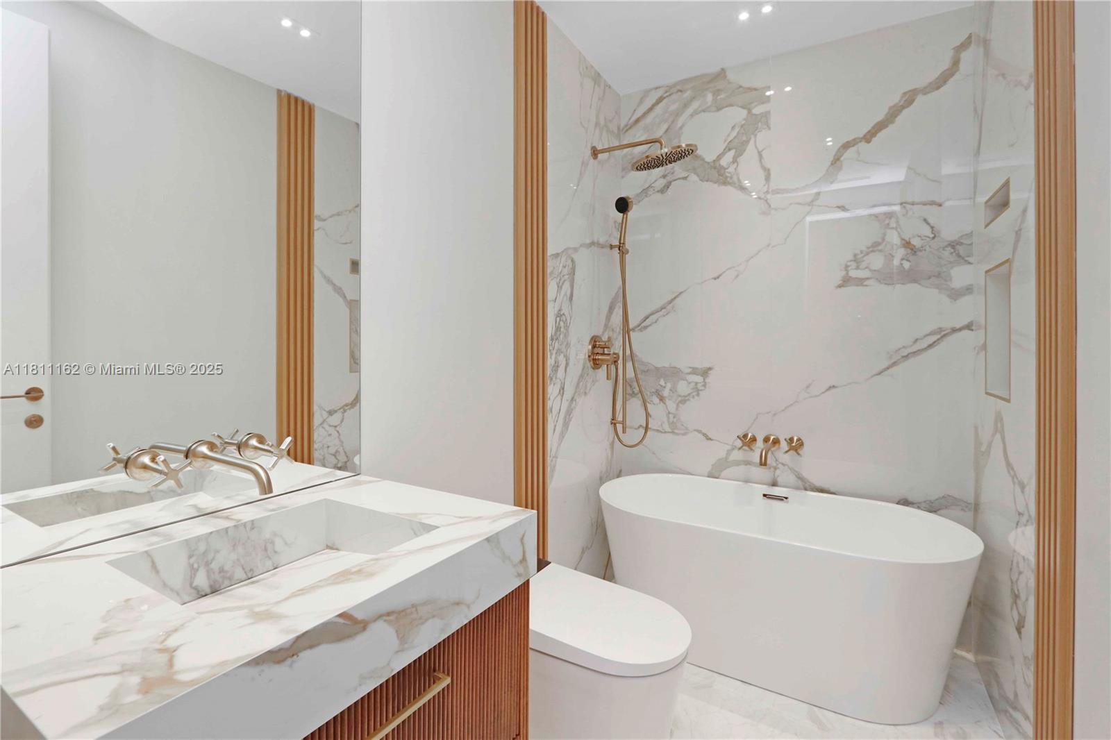 Miami, Florida, 33129, United States, 4 Bedrooms Bedrooms, ,5 BathroomsBathrooms,Residential,For Sale,1839083