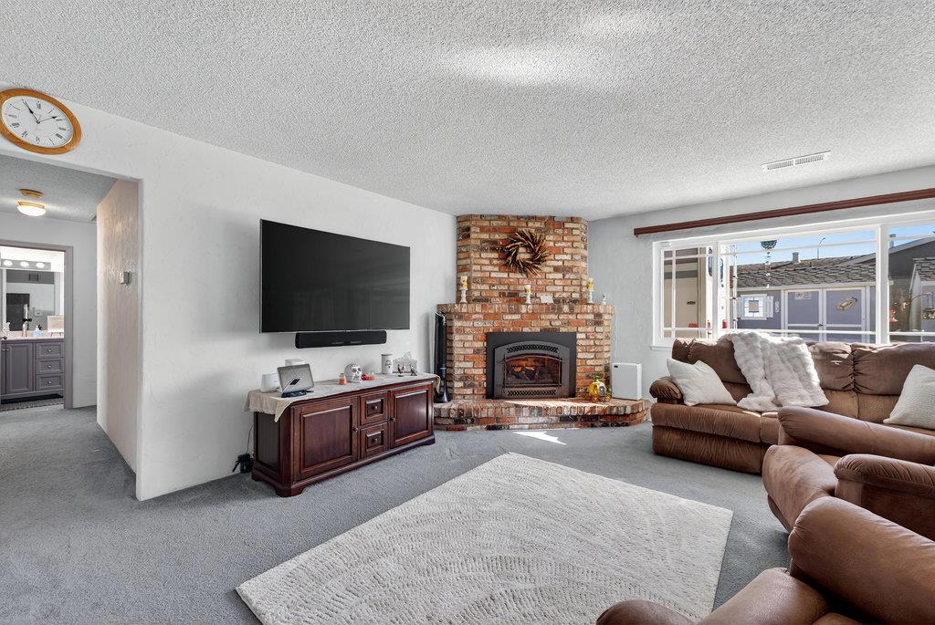 Salinas, California, 93906, United States, 3 Bedrooms Bedrooms, ,2 BathroomsBathrooms,Residential,For Sale,2008561