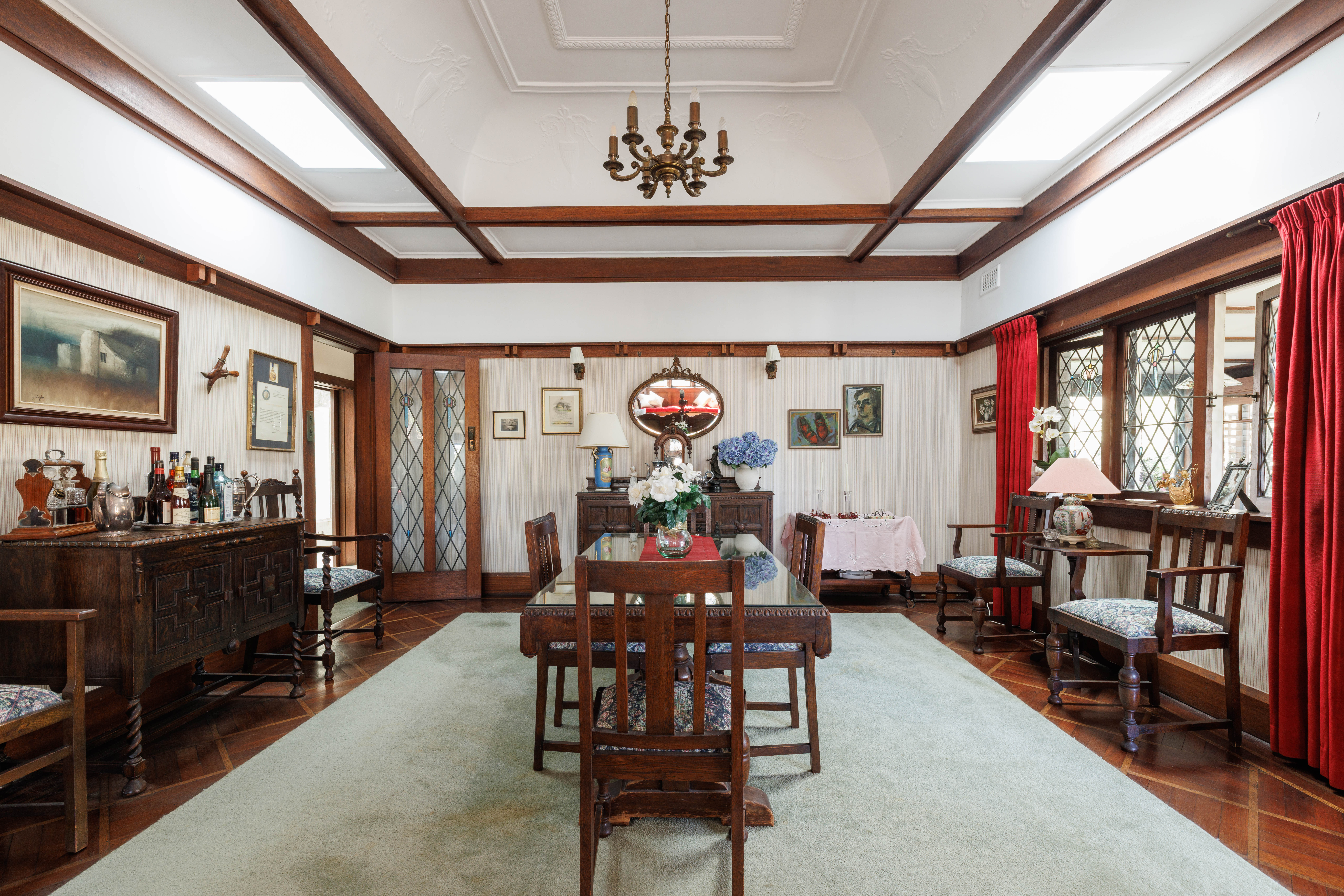  Grand c1920s Family Home on 643sqm Parcel with Exciting Potential - 物件實景
