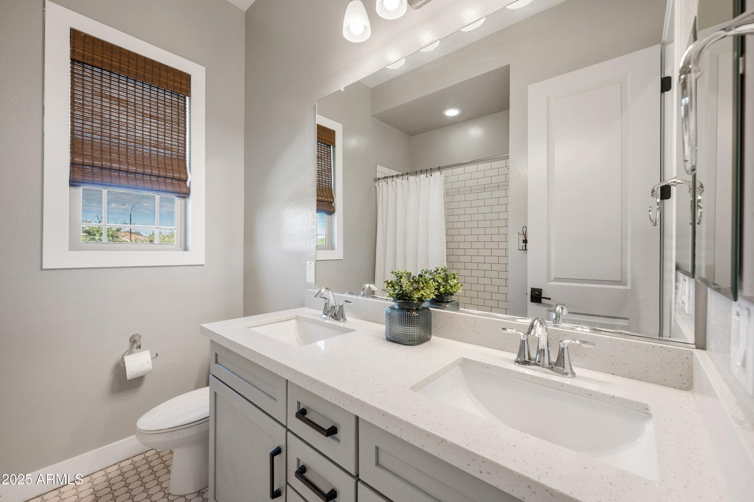 Mesa, Arizona, 85212, United States, 5 Bedrooms Bedrooms, ,5 BathroomsBathrooms,Residential,For Sale,1981050