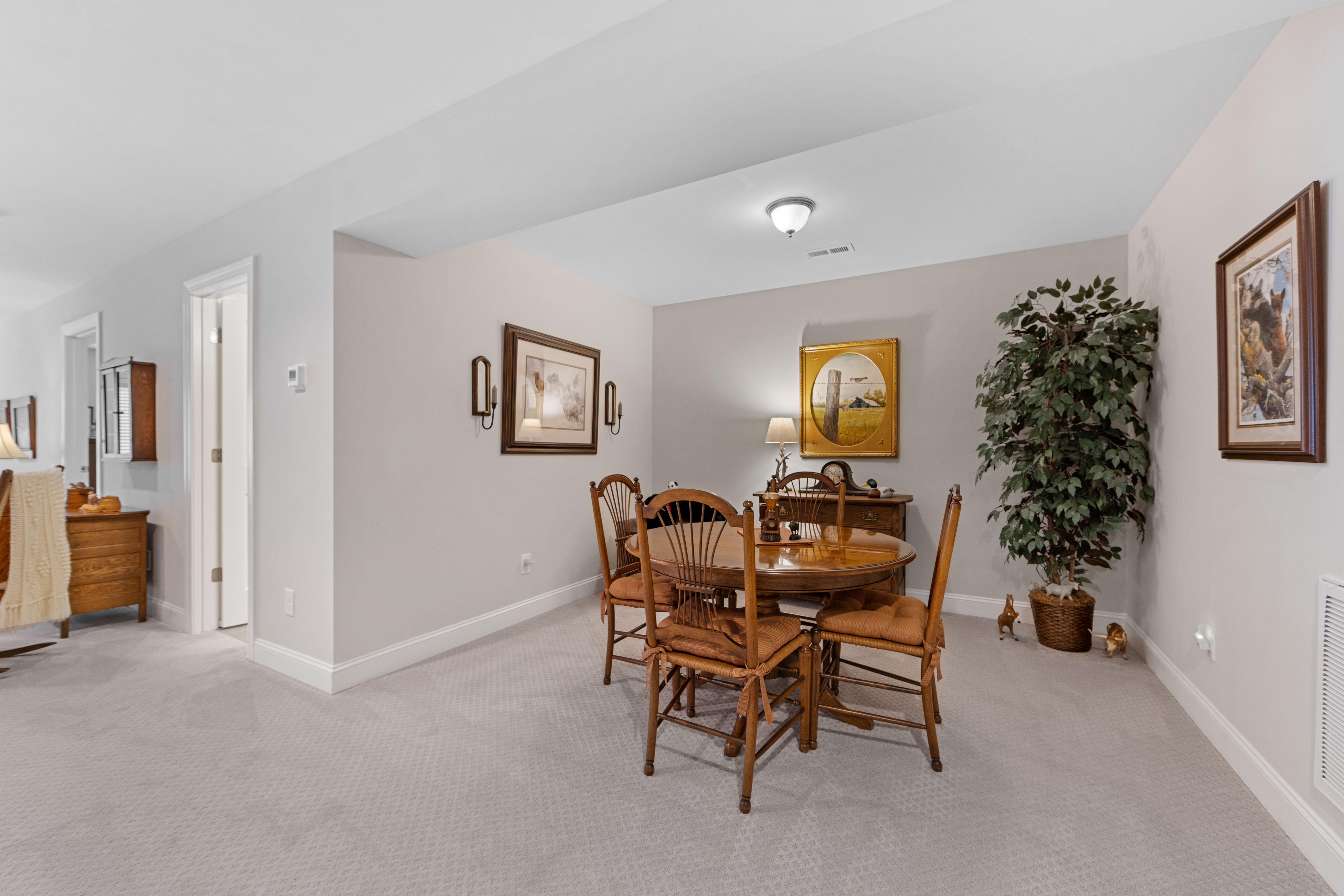 Cornelius, North Carolina, 28031, United States, 3 Bedrooms Bedrooms, ,3 BathroomsBathrooms,Residential,For Sale,1908056