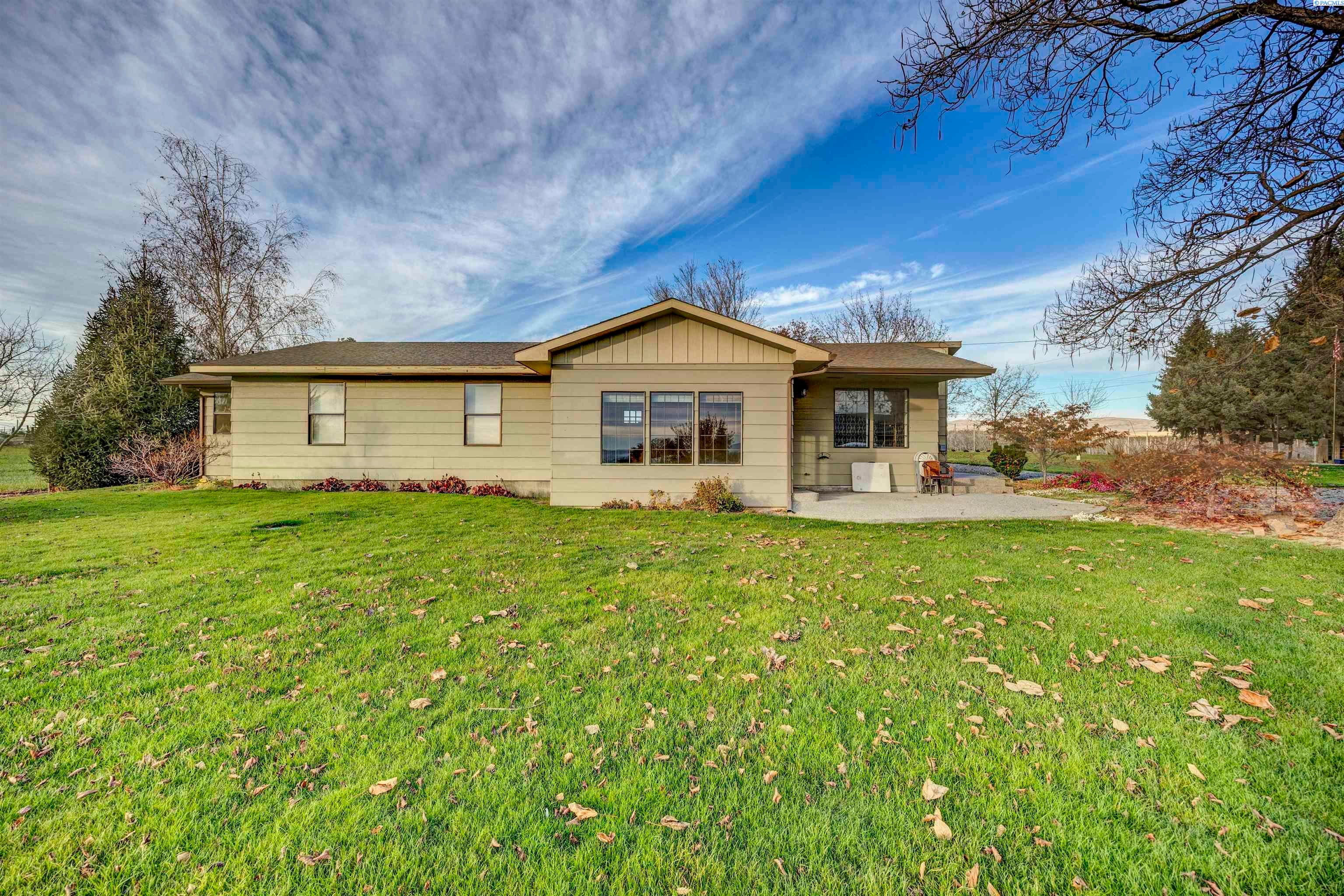 Sunnyside, Washington, 98944, United States, 3 Bedrooms Bedrooms, ,2 BathroomsBathrooms,Residential,For Sale,1998016