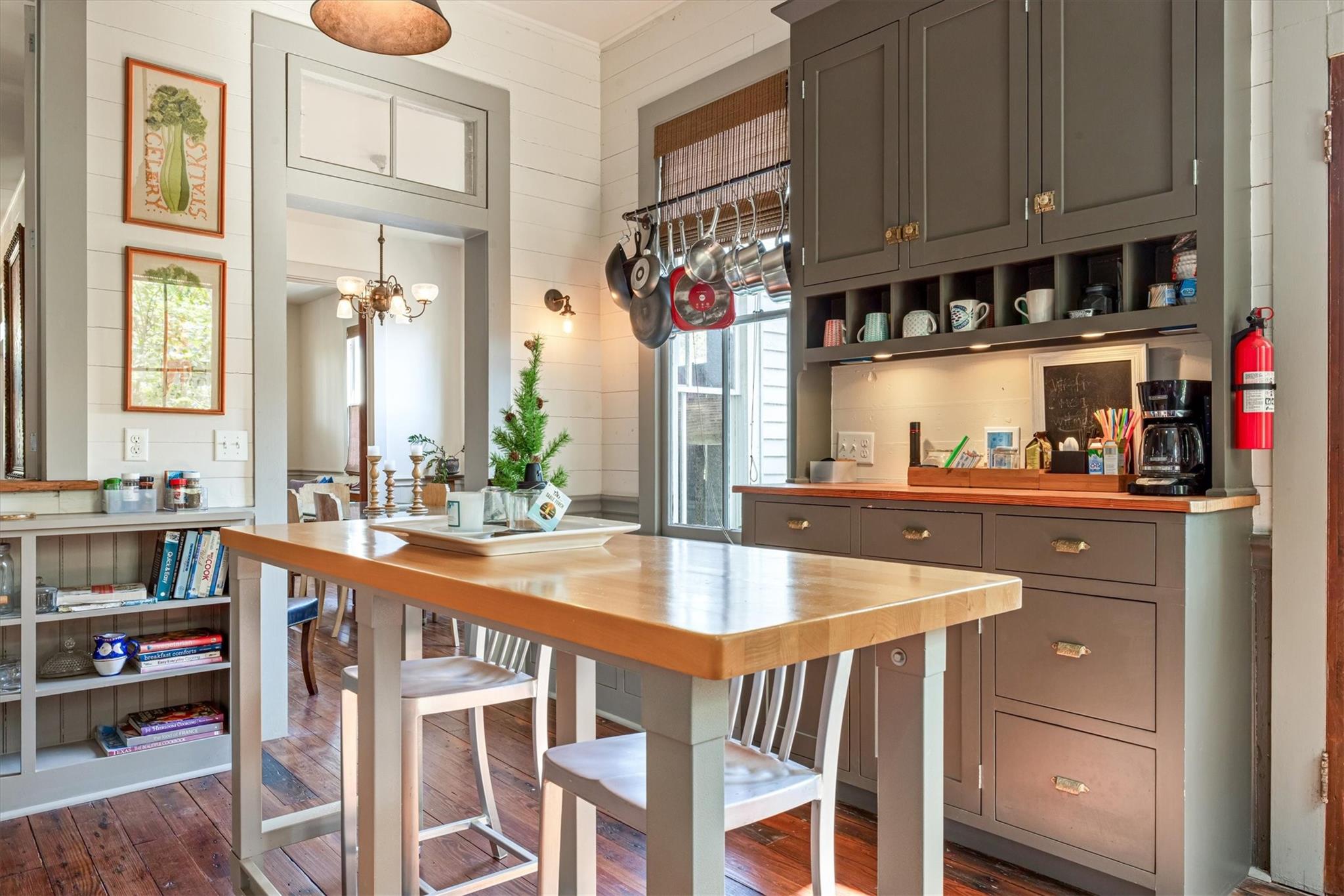 Galveston, Texas, 77550, United States, 3 Bedrooms Bedrooms, ,3 BathroomsBathrooms,Residential,For Sale,1986296