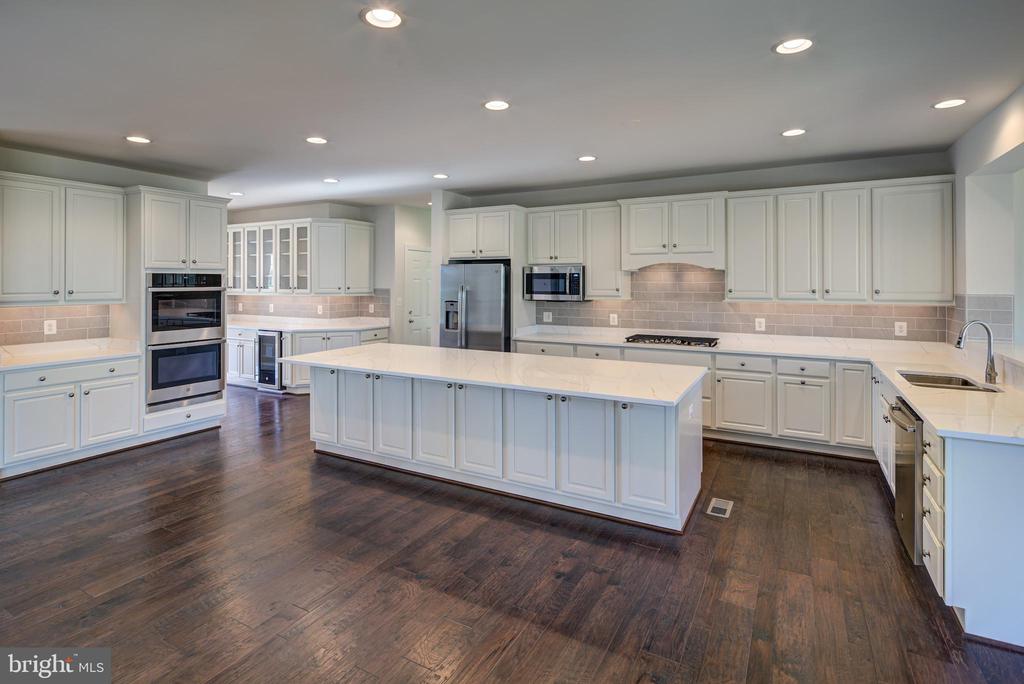 4610 Fairfax Manor Court, Chantilly, Virginia, 20151, United States, 4 Bedrooms Bedrooms, ,6 BathroomsBathrooms,Residential,For Sale,4610 Fairfax Manor Court,1430211
