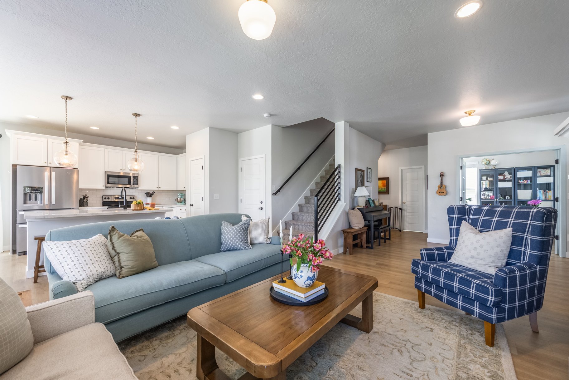  An Impeccably Kept Home in the Heart of Daybreak - 物件實景