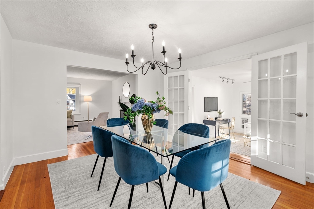 Belmont, Massachusetts, 02478, United States, 3 Bedrooms Bedrooms, ,3 BathroomsBathrooms,Residential,For Sale,1991610