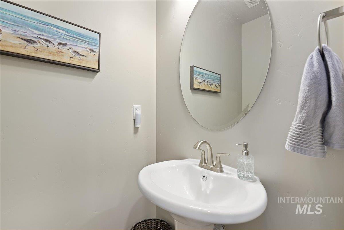 Nampa, Idaho, 83687, United States, 4 Bedrooms Bedrooms, ,Residential,For Sale,1970724