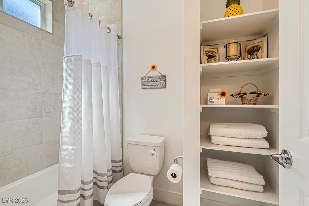 Henderson, Nevada, 89015, United States, 6 Bedrooms Bedrooms, ,1 BathroomBathrooms,Residential,For Sale,1986508