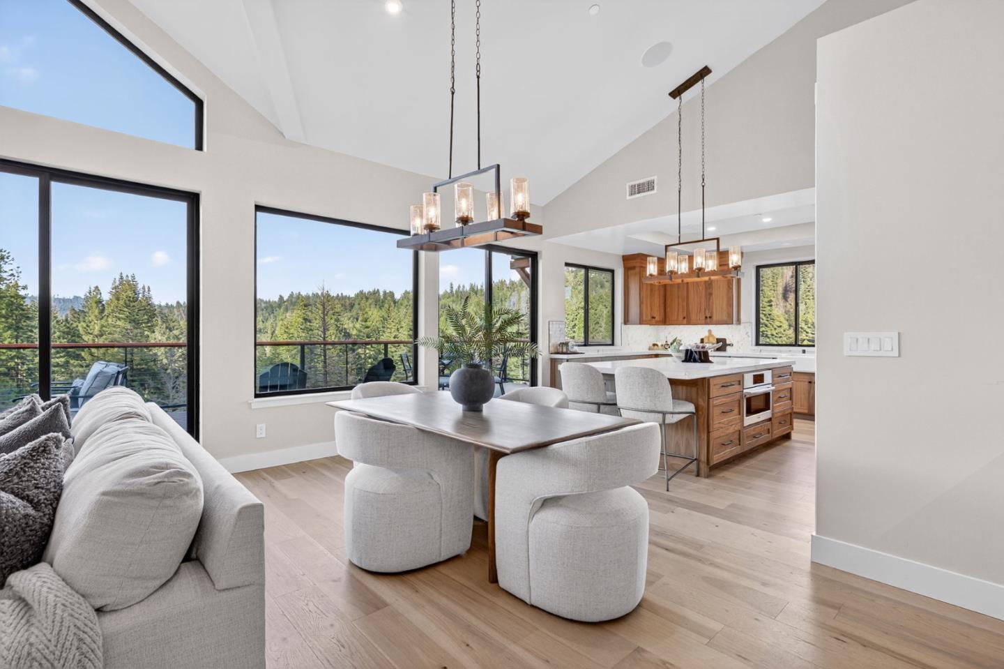 Boulder Creek, California, 95006, United States, 5 Bedrooms Bedrooms, ,4 BathroomsBathrooms,Residential,For Sale,1991450