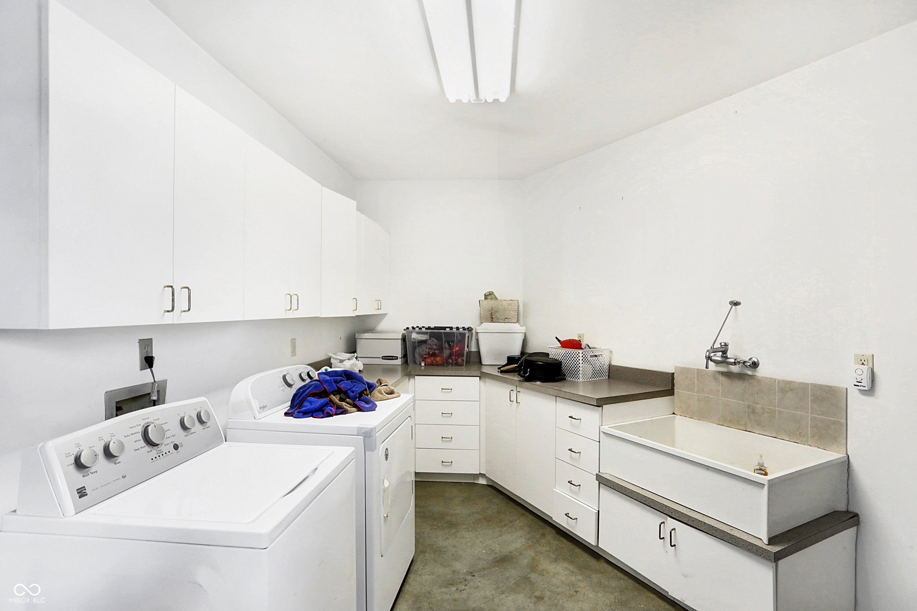 Edinburgh, Indiana, 46124, United States, 3 Bedrooms Bedrooms, ,3 BathroomsBathrooms,Residential,For Sale,1935669