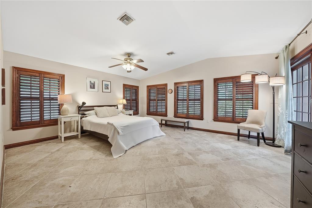 St Petersburg, Florida, 33703, United States, 4 Bedrooms Bedrooms, ,4 BathroomsBathrooms,Residential,For Sale,2002188