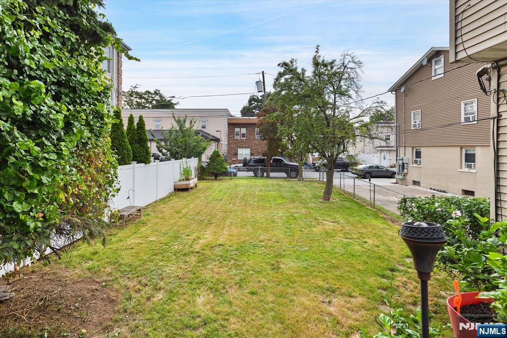 Lyndhurst, New Jersey, 07071, United States, 3 Bedrooms Bedrooms, ,2 BathroomsBathrooms,Residential,For Sale,1945012