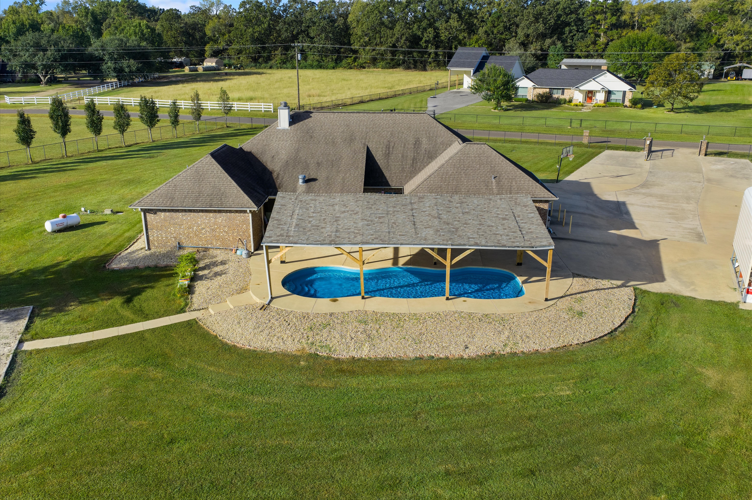 Henderson, Texas, 75654, United States, 5 Bedrooms Bedrooms, ,3 BathroomsBathrooms,Residential,For Sale,1983255