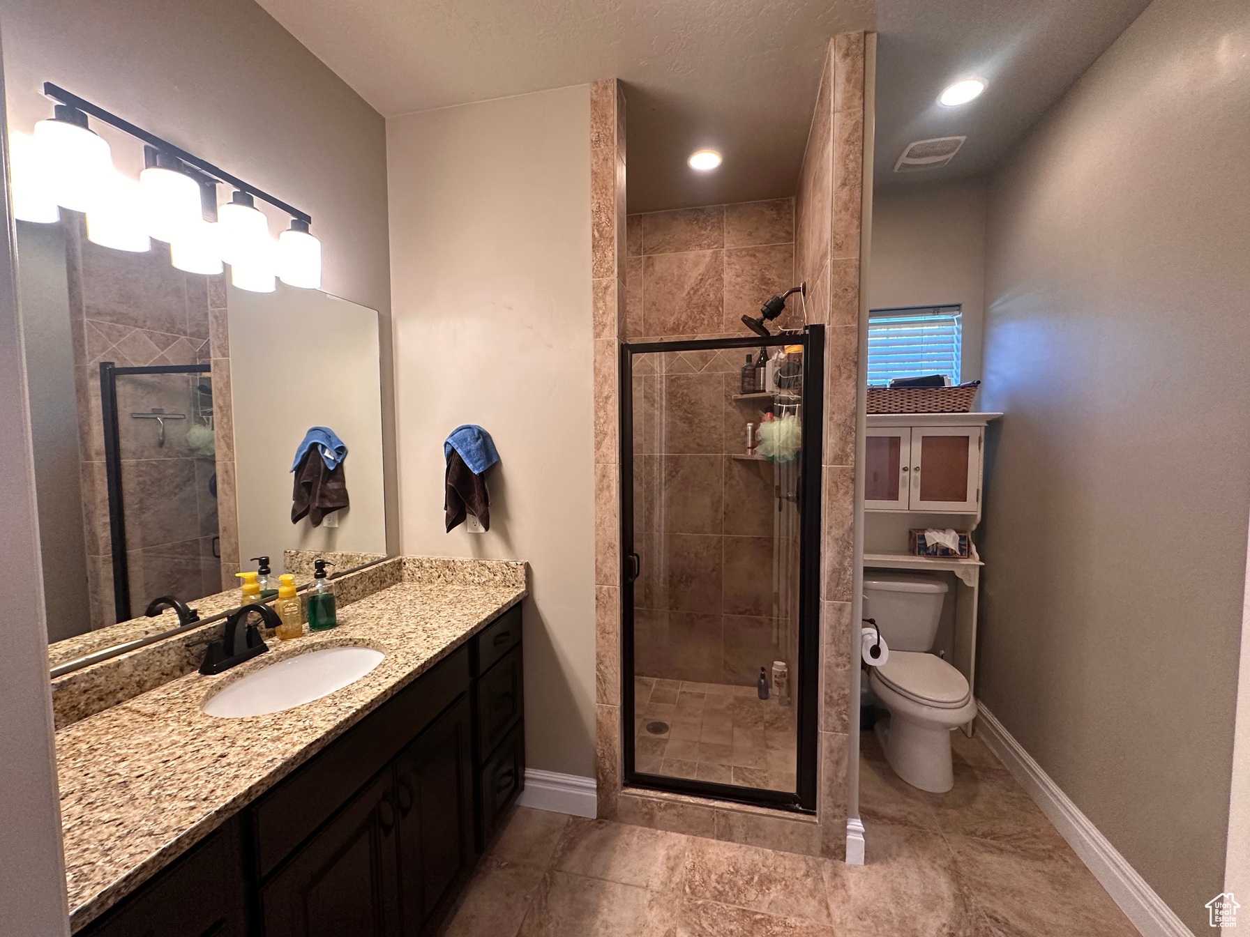 Roosevelt, Utah, 84066, United States, 6 Bedrooms Bedrooms, ,3 BathroomsBathrooms,Residential,For Sale,1976583