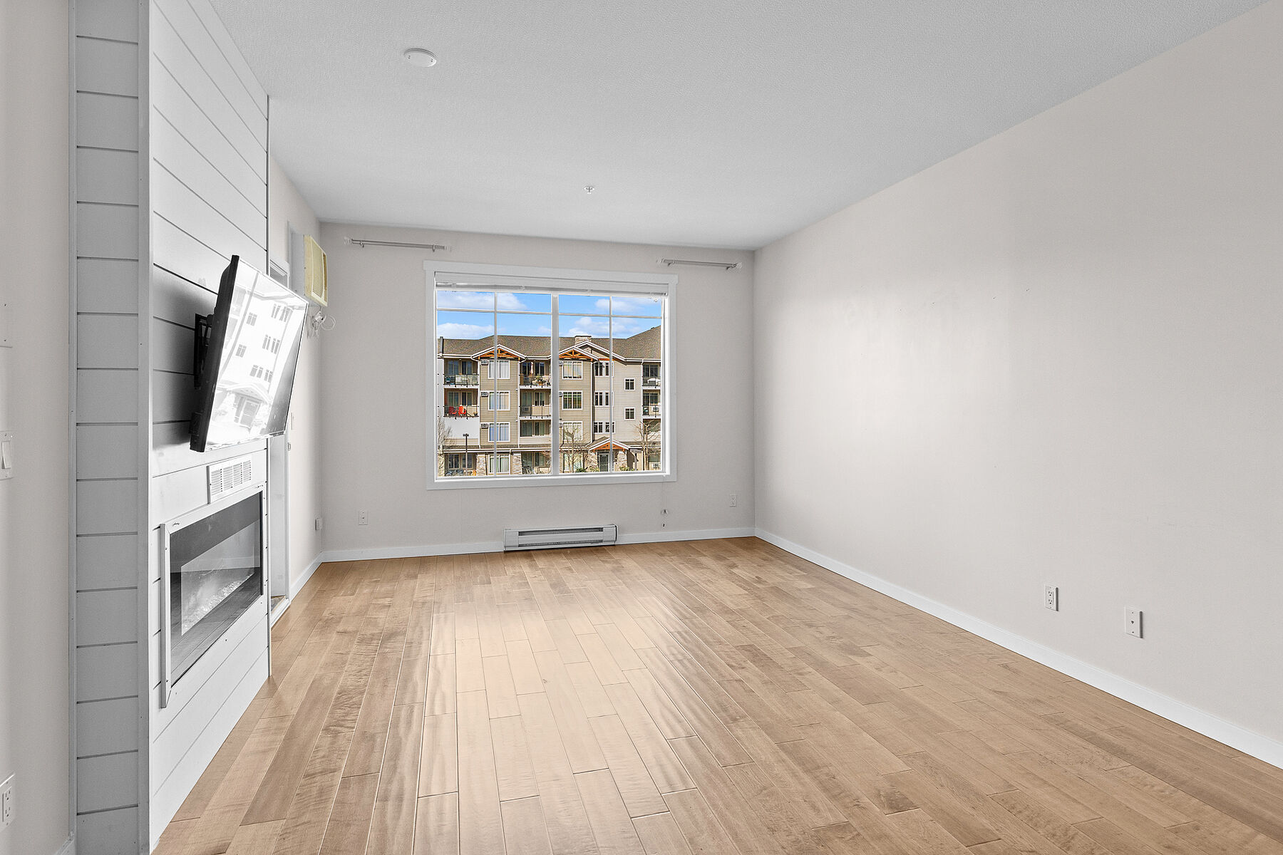  Mission Meadows Condo - 物件實景