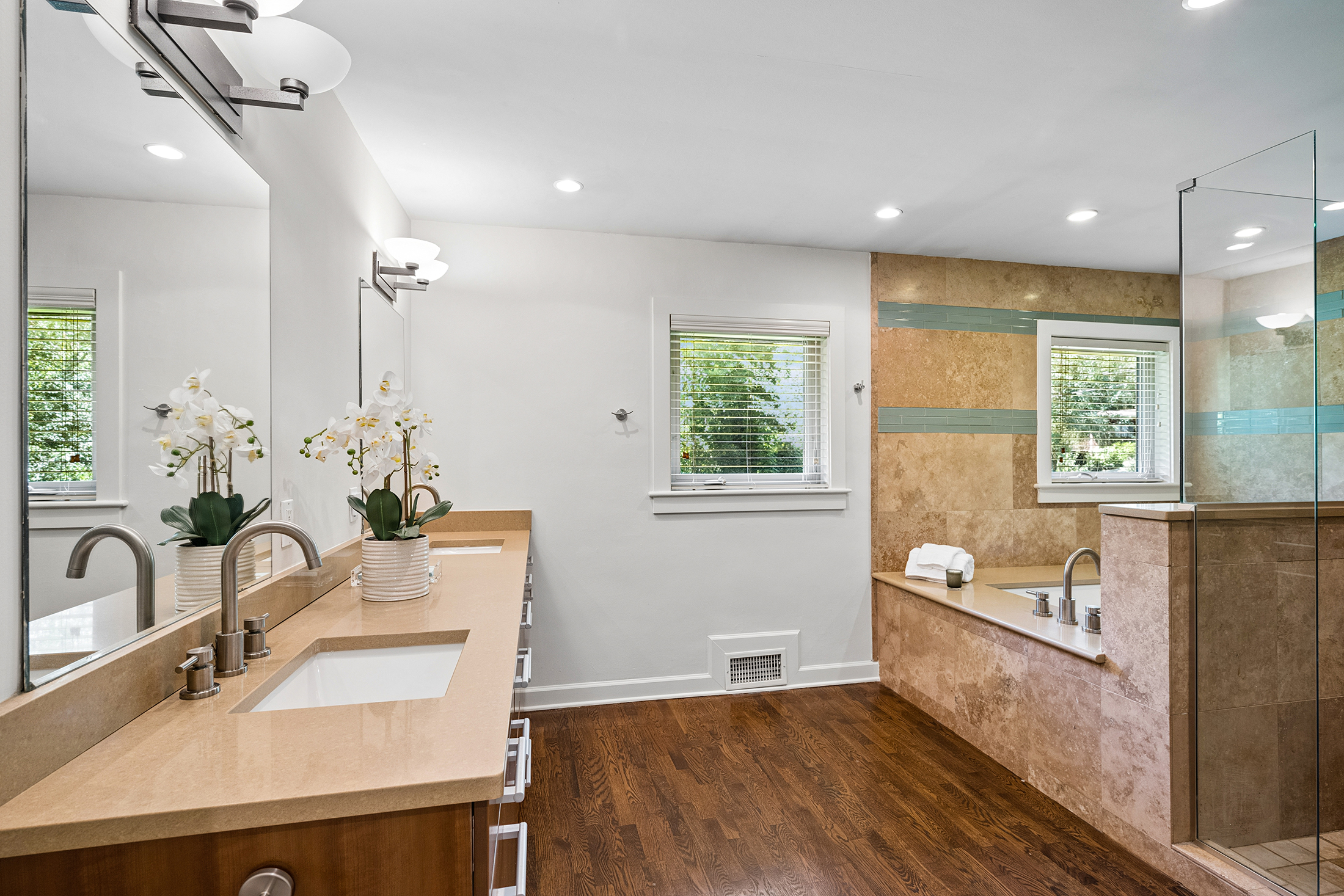  Thoughtfully Renovated Mid-Century Modern in Morningside - 物件實景