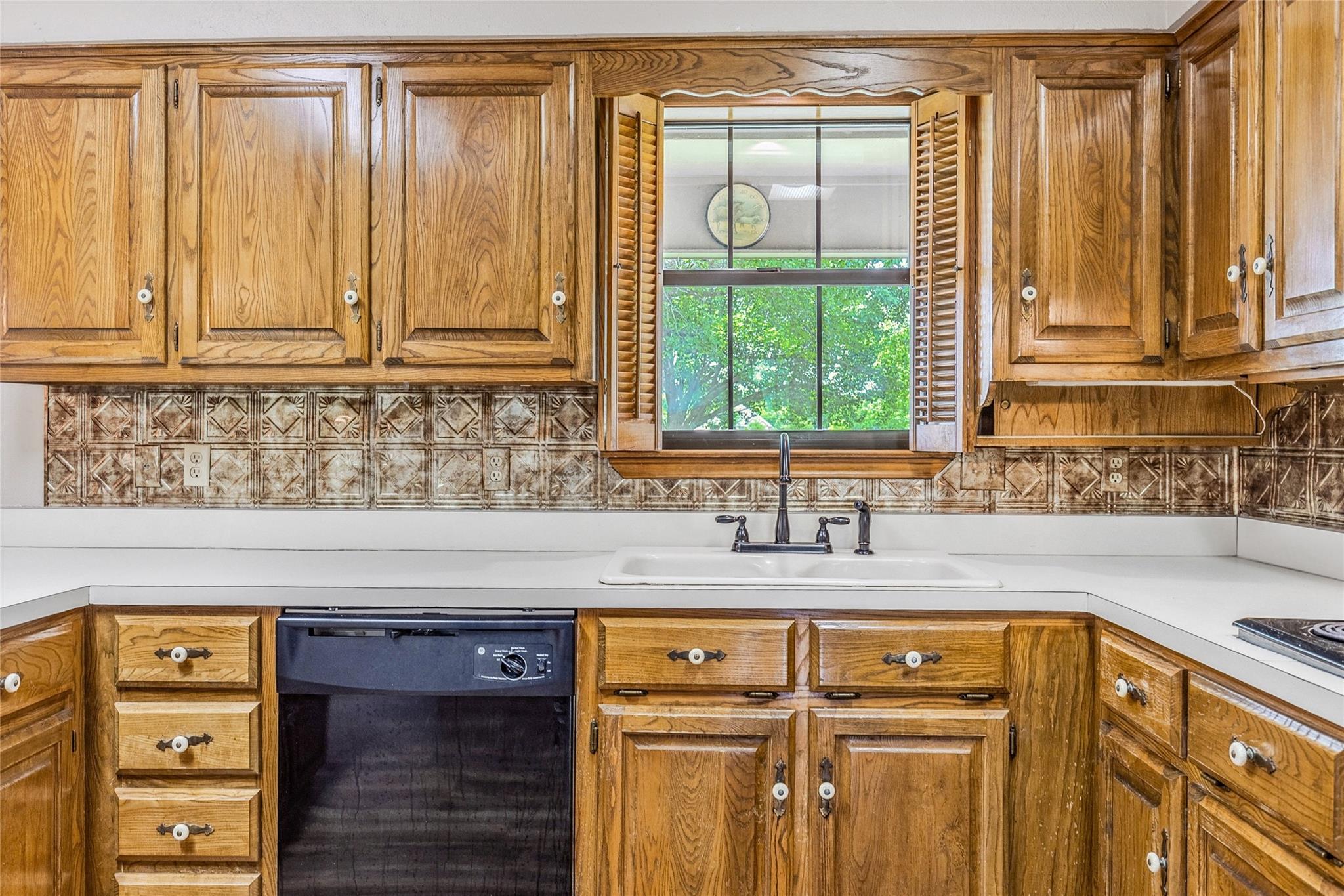 Campbell, Texas, 75422, United States, 3 Bedrooms Bedrooms, ,2 BathroomsBathrooms,Residential,For Sale,2048181
