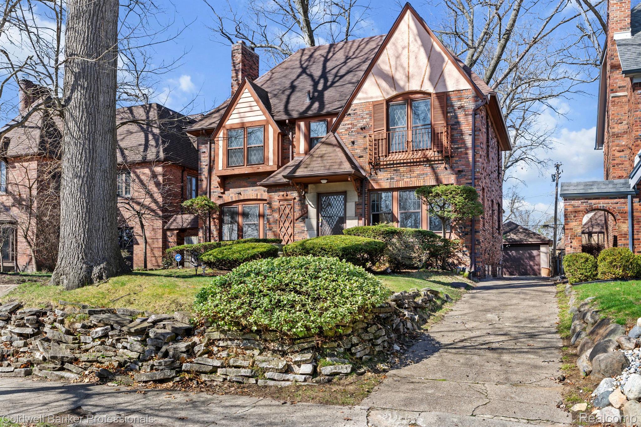 Detroit, Michigan, 48221, United States, 4 Bedrooms Bedrooms, ,5 BathroomsBathrooms,Residential,For Sale,1947184