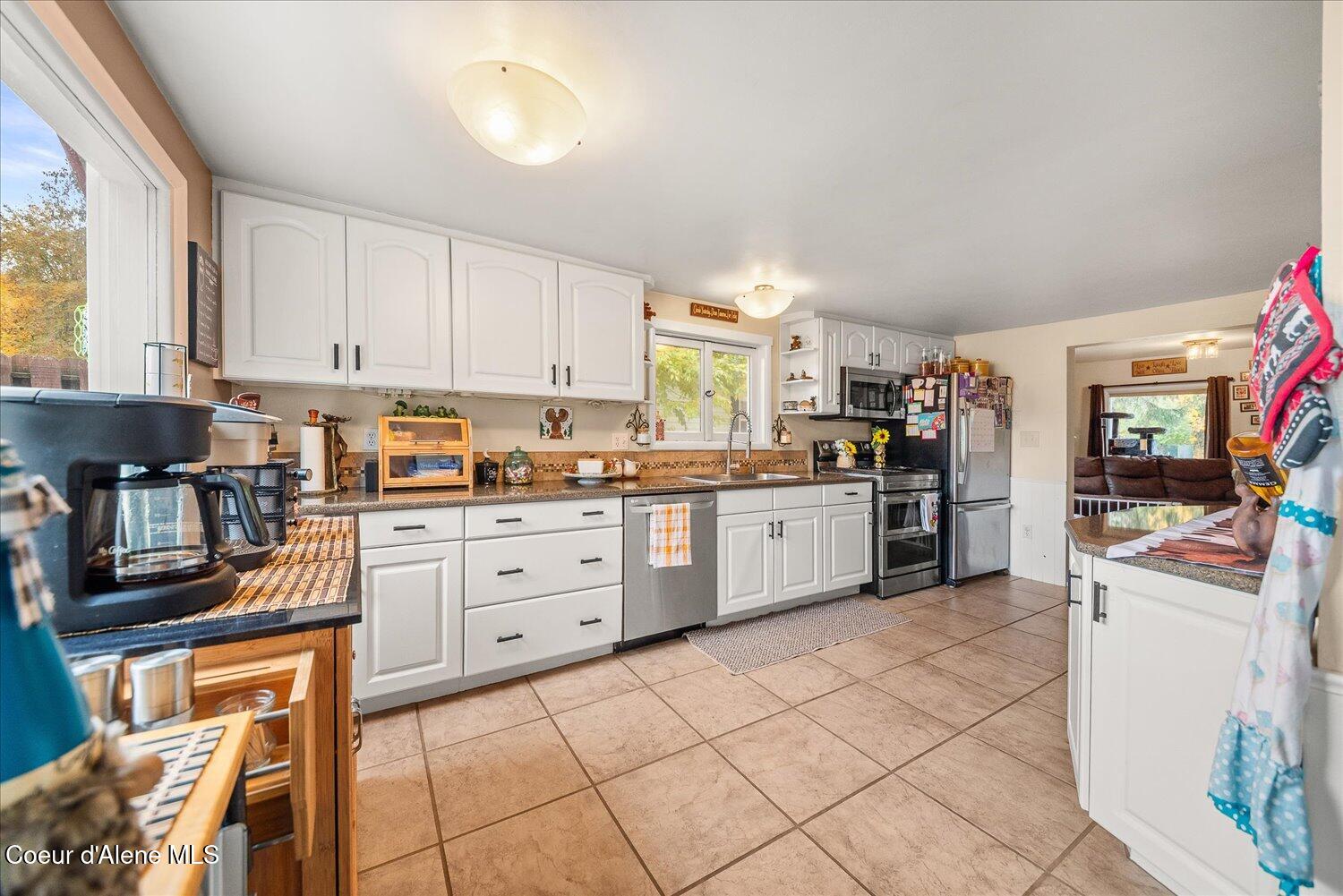 Metaline Falls, Washington, 99153, United States, 5 Bedrooms Bedrooms, ,3 BathroomsBathrooms,Residential,For Sale,1980097